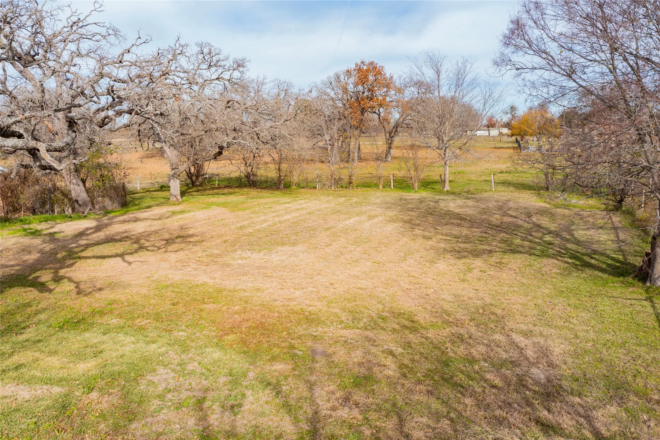 Single Family Residence For Sale in Kaufman County , 13015 S Fm 148, Scurry, Texas 75158, 4 Bedroom, 2 Bathroom, 2 Garage spaces, 2,767 Sqft, built in 1980, Preowned, mls#21241400, Real Estate Agent in Scurry, Homes For Sale in Kaufman county, Homes For Sale in Scurry, Realtor in Scurry Texas, Real Estate Brokerage Independent Realty Texas, Luminita Cordes Realtor