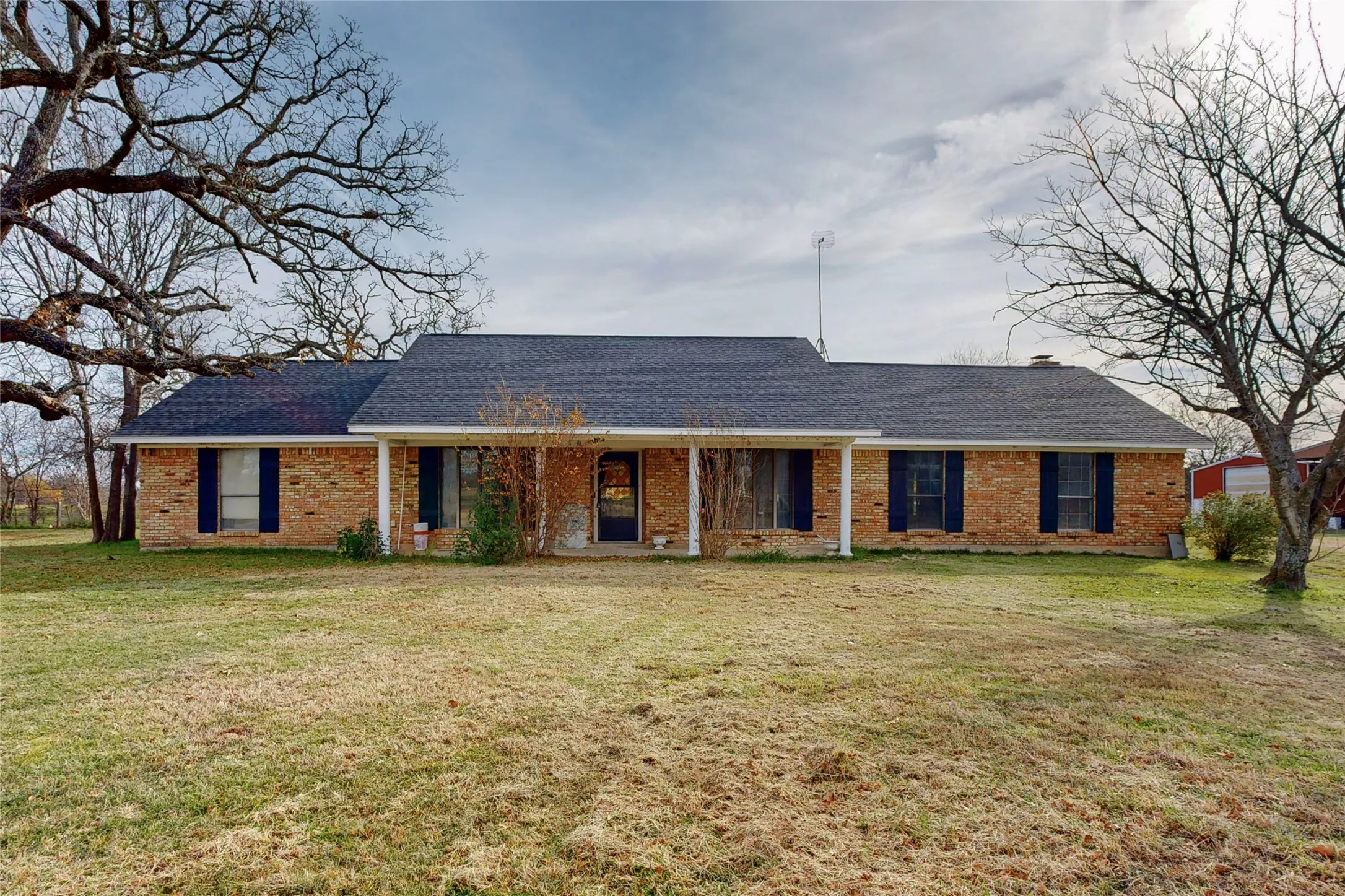 Single Family Residence For Sale in Kaufman County , 13015 S Fm 148, Scurry, Texas 75158, 4 Bedroom, 2 Bathroom, 2 Garage spaces, 2,767 Sqft, built in 1980, Preowned, mls#21241400, Real Estate Agent in Scurry, Homes For Sale in Kaufman county, Homes For Sale in Scurry, Realtor in Scurry Texas, Real Estate Brokerage Independent Realty Texas, Luminita Cordes Realtor
