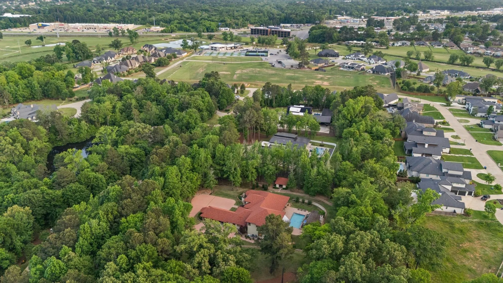Single Family Residence For Sale in Gregg County , 3705 Champions Ridge Lane, Longview, Texas 75605, 5 Bedroom, 5 Bathroom, 4 Garage spaces, 5,969 Sqft, built in 2016, mls#21243226, Real Estate Agent in Longview, Homes For Sale in Gregg county, Homes For Sale in Longview, Realtor in Longview Texas, Real Estate Brokerage Independent Realty Texas, Luminita Cordes Realtor