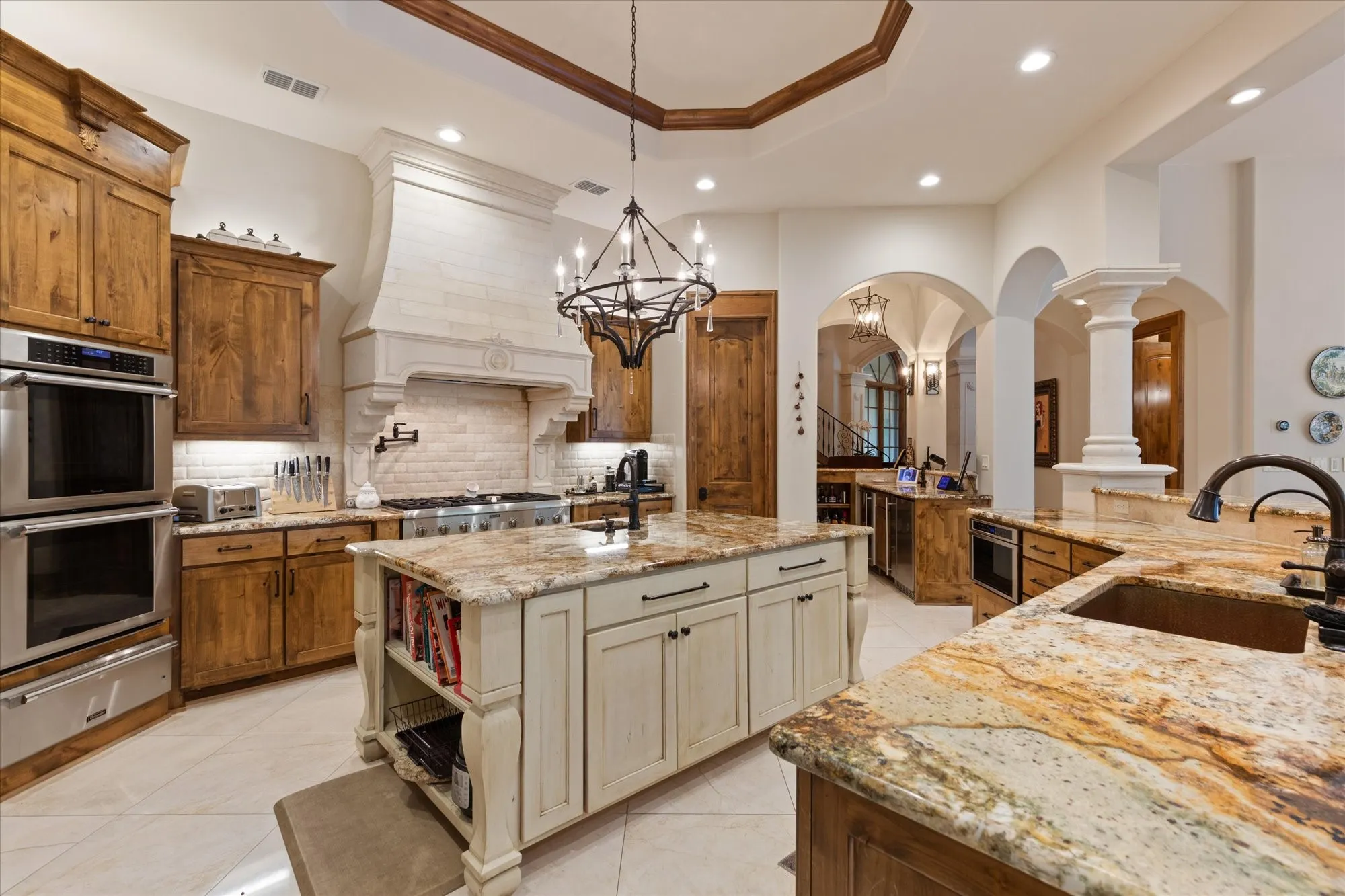 Single Family Residence For Sale in Gregg County , 3705 Champions Ridge Lane, Longview, Texas 75605, 5 Bedroom, 5 Bathroom, 4 Garage spaces, 5,969 Sqft, built in 2016, mls#21243226, Real Estate Agent in Longview, Homes For Sale in Gregg county, Homes For Sale in Longview, Realtor in Longview Texas, Real Estate Brokerage Independent Realty Texas, Luminita Cordes Realtor