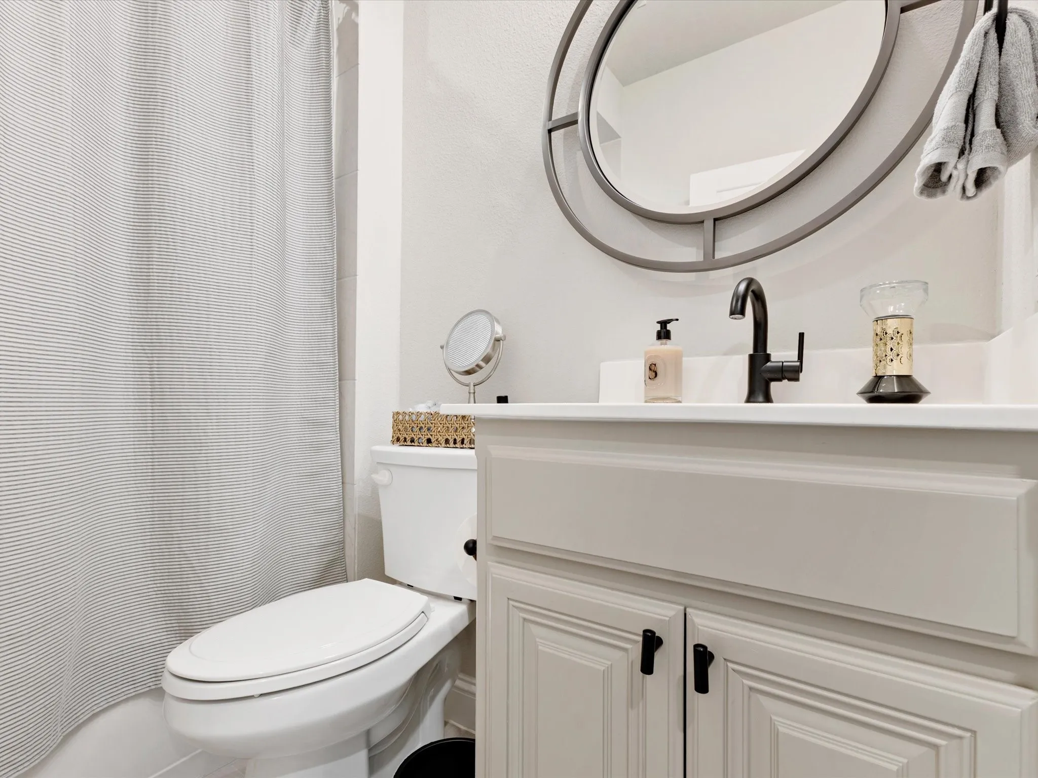 Townhouse For Sale in Denton County , 3941 Dalea Drive, Prosper, Texas 75078, 2 Bedrooms, 2 Bathrooms, 2 Garage spaces, 1,379 Sqft, built in 2019, Preowned, Price $450,000, mls#21242033, Real Estate Agent in Prosper, Homes For Sale in Denton county, Homes For Sale in Prosper, Realtor in Prosper Texas, Real Estate Brokerage Independent Realty Texas, Luminita Cordes Realtor