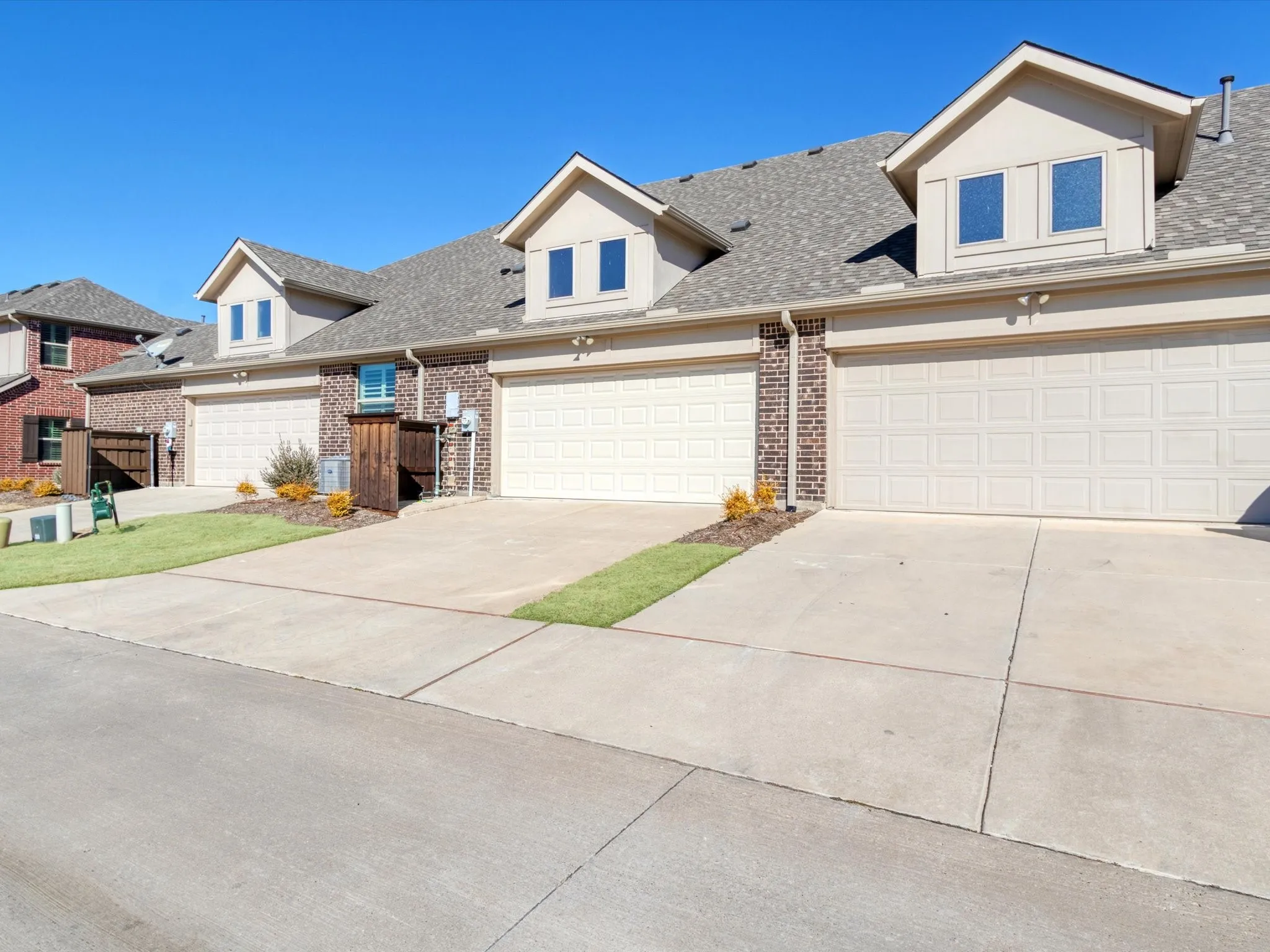 Townhouse For Sale in Denton County , 3941 Dalea Drive, Prosper, Texas 75078, 2 Bedrooms, 2 Bathrooms, 2 Garage spaces, 1,379 Sqft, built in 2019, Preowned, Price $450,000, mls#21242033, Real Estate Agent in Prosper, Homes For Sale in Denton county, Homes For Sale in Prosper, Realtor in Prosper Texas, Real Estate Brokerage Independent Realty Texas, Luminita Cordes Realtor