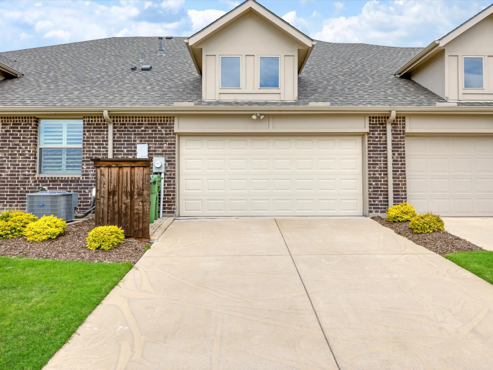 Townhouse For Sale in Denton County , 3941 Dalea Drive, Prosper, Texas 75078, 2 Bedrooms, 2 Bathrooms, 2 Garage spaces, 1,379 Sqft, built in 2019, Preowned, Price $450,000, mls#21242033, Real Estate Agent in Prosper, Homes For Sale in Denton county, Homes For Sale in Prosper, Realtor in Prosper Texas, Real Estate Brokerage Independent Realty Texas, Luminita Cordes Realtor