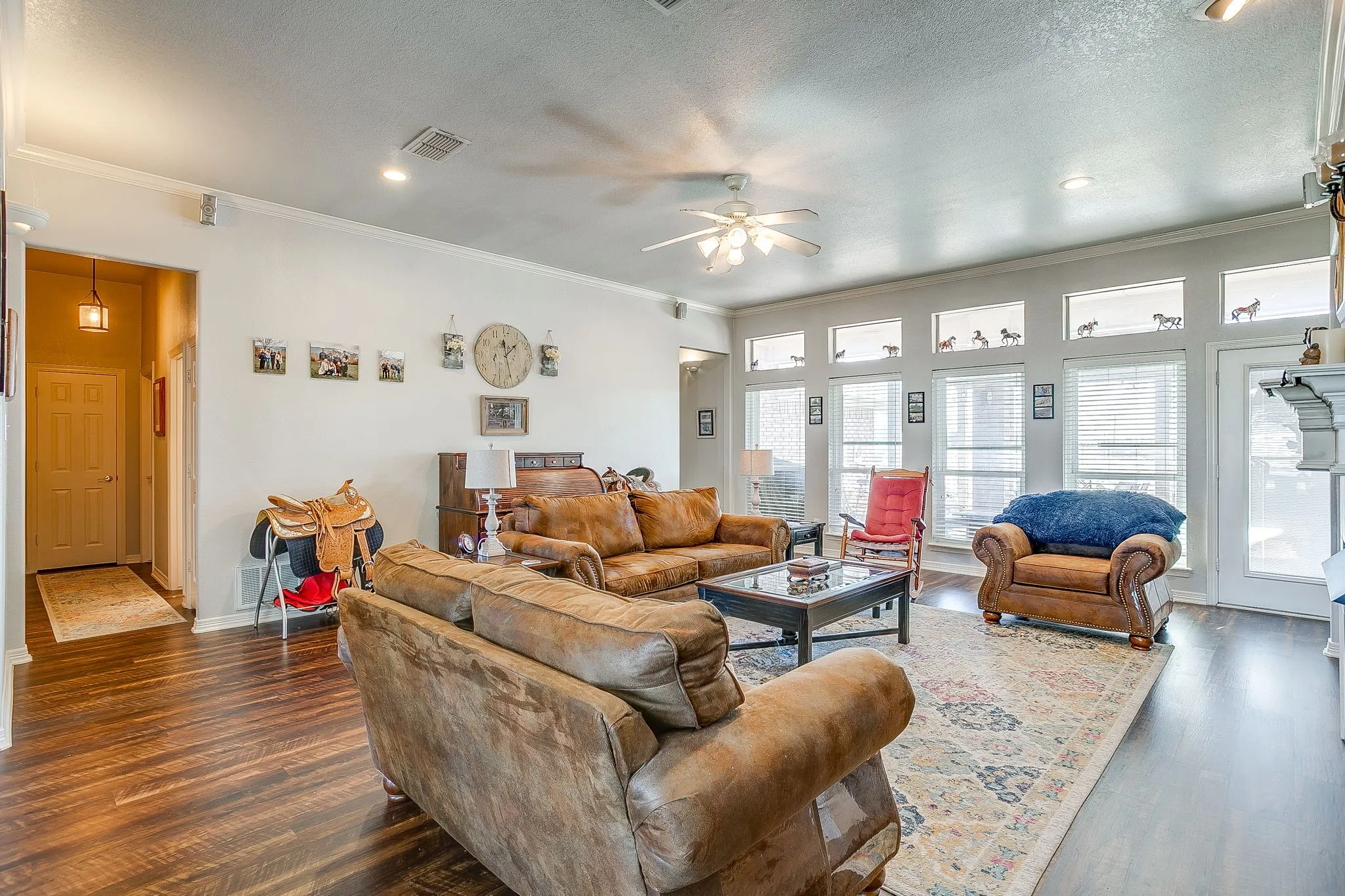 Single Family Residence For Sale in Tarrant County , 801 Creek Hollow Lane, Fort Worth, Texas 76131, 4 Bedroom, 3 Bathroom, 2 Garage spaces, 2,674 Sqft, built in 1998, mls#21243234, Real Estate Agent in Fort Worth, Homes For Sale in Tarrant county, Homes For Sale in Fort Worth, Realtor in Fort Worth Texas, Real Estate Brokerage Independent Realty Texas, Luminita Cordes Realtor