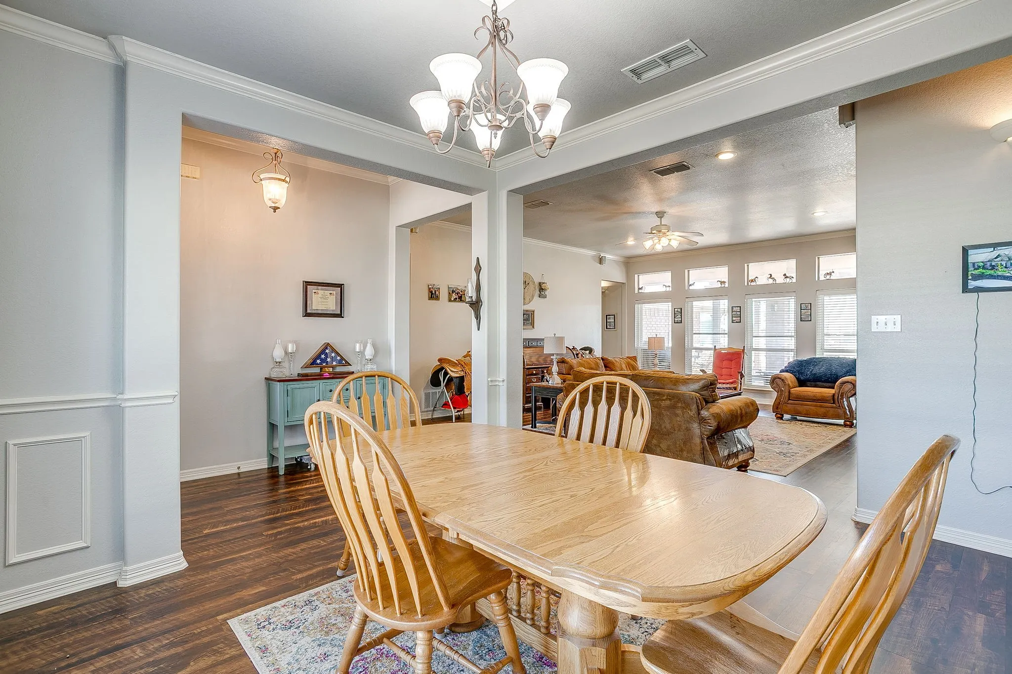 Single Family Residence For Sale in Tarrant County , 801 Creek Hollow Lane, Fort Worth, Texas 76131, 4 Bedroom, 3 Bathroom, 2 Garage spaces, 2,674 Sqft, built in 1998, mls#21243234, Real Estate Agent in Fort Worth, Homes For Sale in Tarrant county, Homes For Sale in Fort Worth, Realtor in Fort Worth Texas, Real Estate Brokerage Independent Realty Texas, Luminita Cordes Realtor