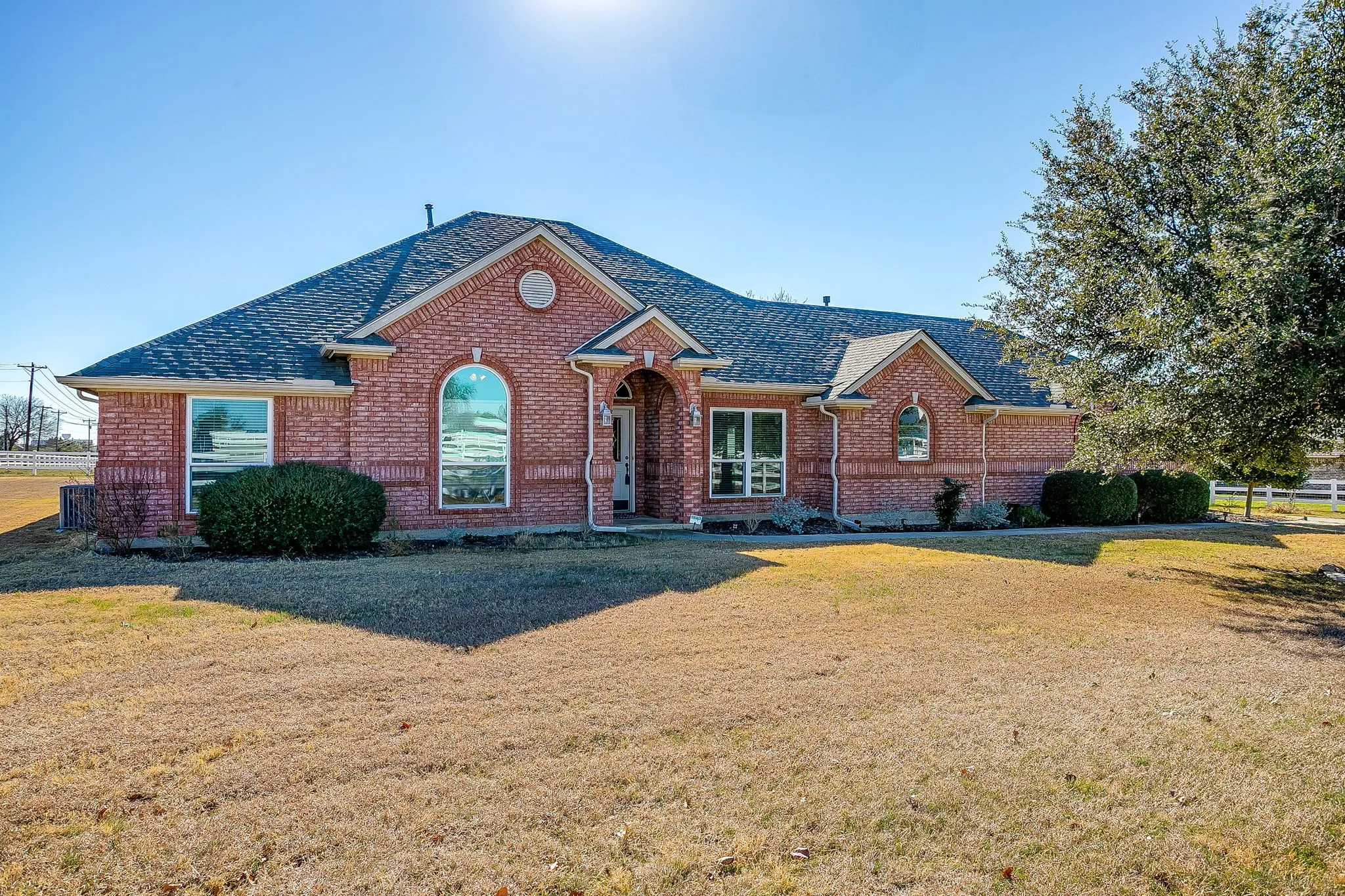 Single Family Residence For Sale in Tarrant County , 801 Creek Hollow Lane, Fort Worth, Texas 76131, 4 Bedroom, 3 Bathroom, 2 Garage spaces, 2,674 Sqft, built in 1998, mls#21243234, Real Estate Agent in Fort Worth, Homes For Sale in Tarrant county, Homes For Sale in Fort Worth, Realtor in Fort Worth Texas, Real Estate Brokerage Independent Realty Texas, Luminita Cordes Realtor