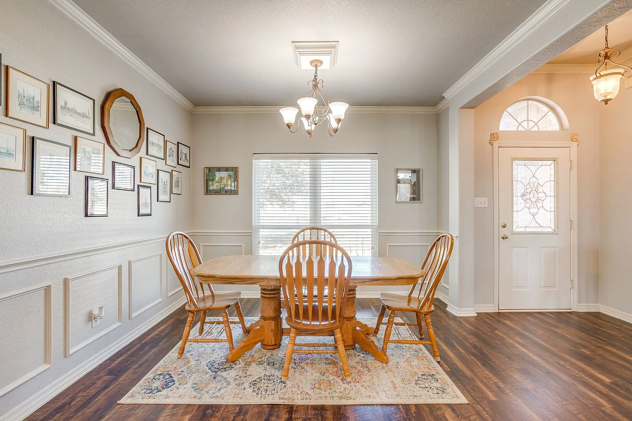 Single Family Residence For Sale in Tarrant County , 801 Creek Hollow Lane, Fort Worth, Texas 76131, 4 Bedroom, 3 Bathroom, 2 Garage spaces, 2,674 Sqft, built in 1998, mls#21243234, Real Estate Agent in Fort Worth, Homes For Sale in Tarrant county, Homes For Sale in Fort Worth, Realtor in Fort Worth Texas, Real Estate Brokerage Independent Realty Texas, Luminita Cordes Realtor
