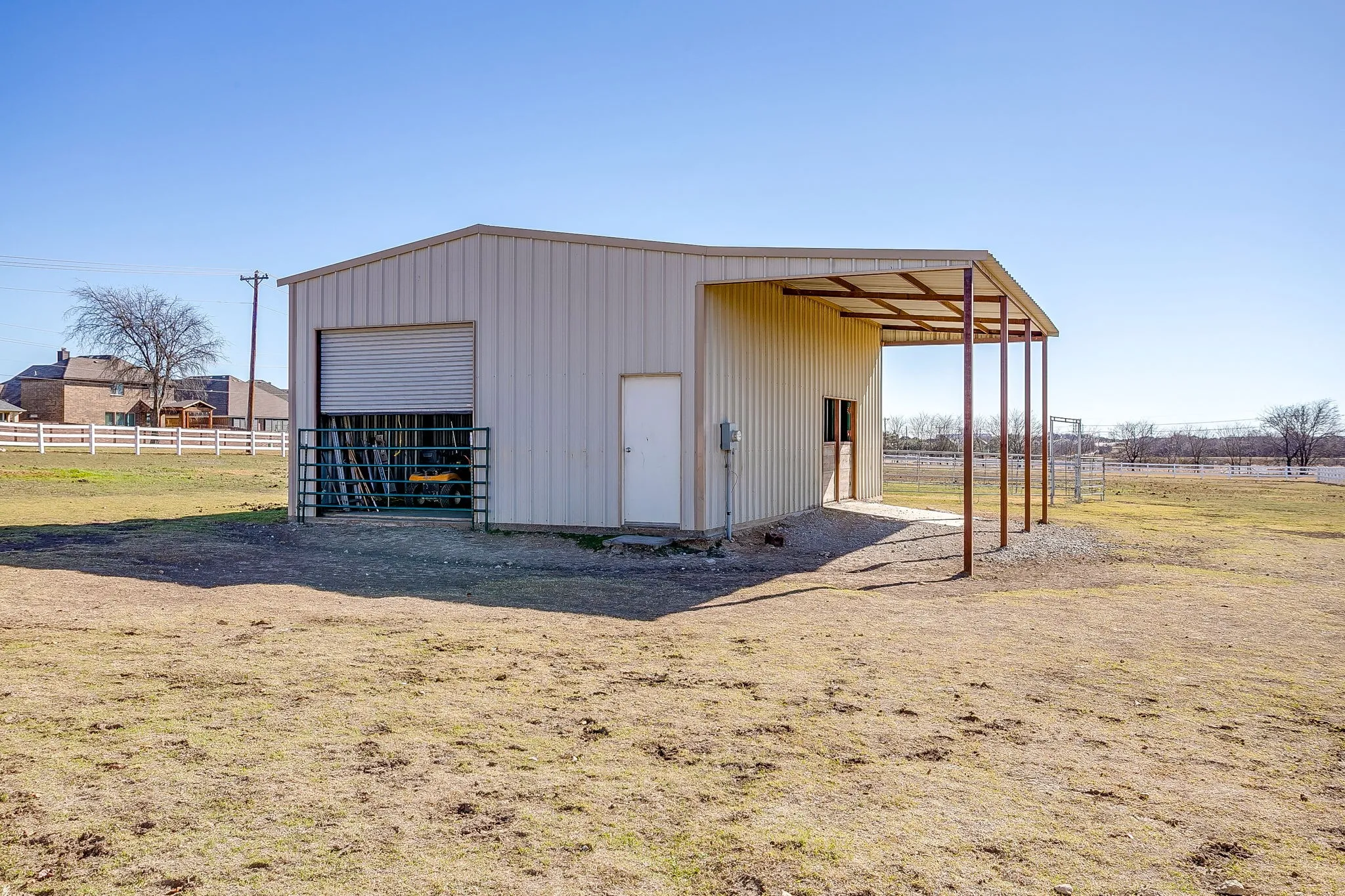 Single Family Residence For Sale in Tarrant County , 801 Creek Hollow Lane, Fort Worth, Texas 76131, 4 Bedroom, 3 Bathroom, 2 Garage spaces, 2,674 Sqft, built in 1998, mls#21243234, Real Estate Agent in Fort Worth, Homes For Sale in Tarrant county, Homes For Sale in Fort Worth, Realtor in Fort Worth Texas, Real Estate Brokerage Independent Realty Texas, Luminita Cordes Realtor