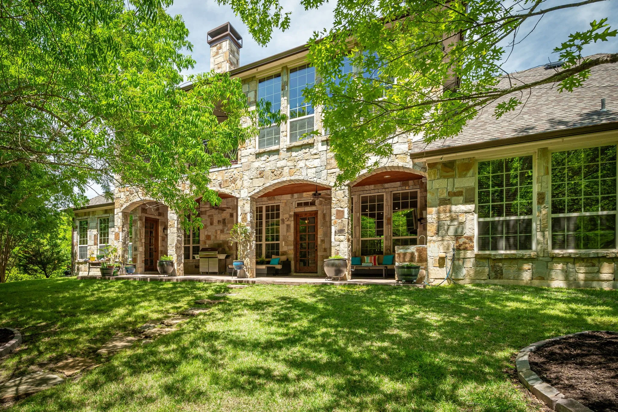 Single Family Residence For Sale in Collin County , 5412 Oakfield Drive, Mc Kinney, Texas 75071, 5 Bedroom, 7 Bathroom, 5 Garage spaces, 6,586 Sqft, built in 2008, Preowned, mls#21241925, Real Estate Agent in Mc Kinney, Homes For Sale in Collin county, Homes For Sale in Mc Kinney, Realtor in Mc Kinney Texas, Real Estate Brokerage Independent Realty Texas, Luminita Cordes Realtor