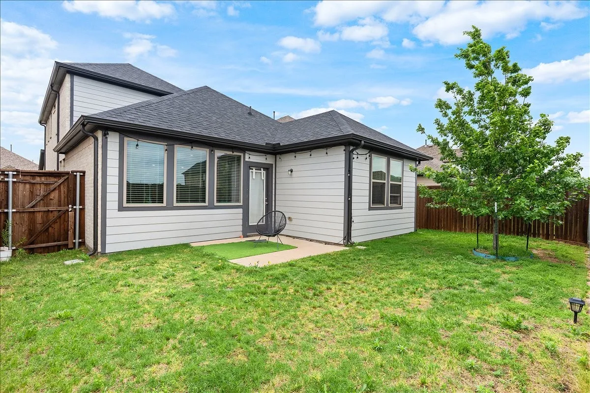 Single Family Residence For Sale in Collin County , 2516 Gaulding Street, Royse City, Texas 75189, 4 Bedroom, 4 Bathroom, 2 Garage spaces, 2,547 Sqft, built in 2022, Preowned, mls#21242735, Real Estate Agent in Royse City, Homes For Sale in Collin county, Homes For Sale in Royse City, Realtor in Royse City Texas, Real Estate Brokerage Independent Realty Texas, Luminita Cordes Realtor