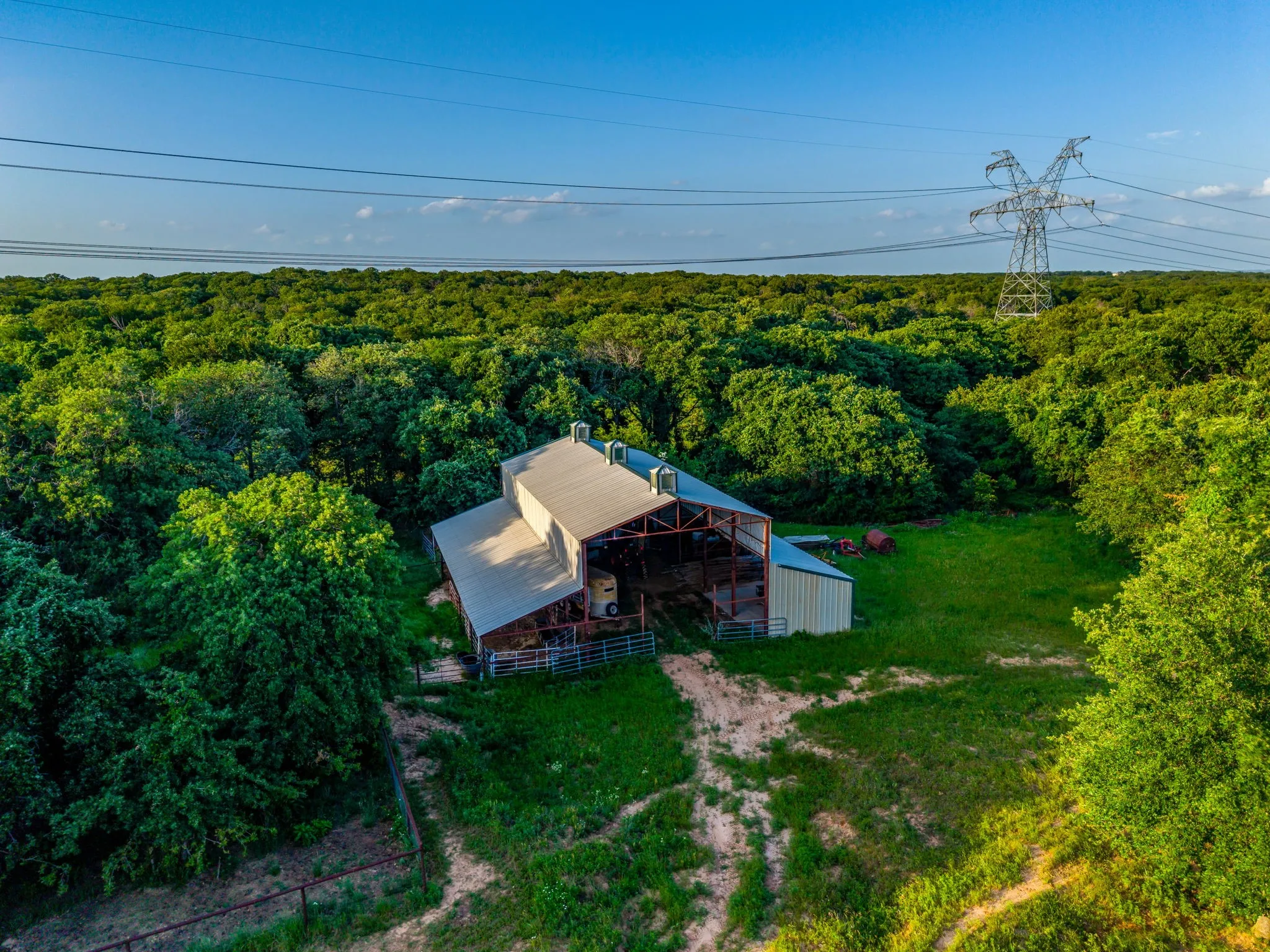 Farm For Sale in Wise County , 141 County Road 4793, Boyd, Texas 76023, 4 Bedroom, 2 Bathroom, 2 Garage spaces, 2,400 Sqft, built in 2000, mls#21242587, Real Estate Agent in Boyd, Homes For Sale in Wise county, Homes For Sale in Boyd, Realtor in Boyd Texas, Real Estate Brokerage Independent Realty Texas, Luminita Cordes Realtor