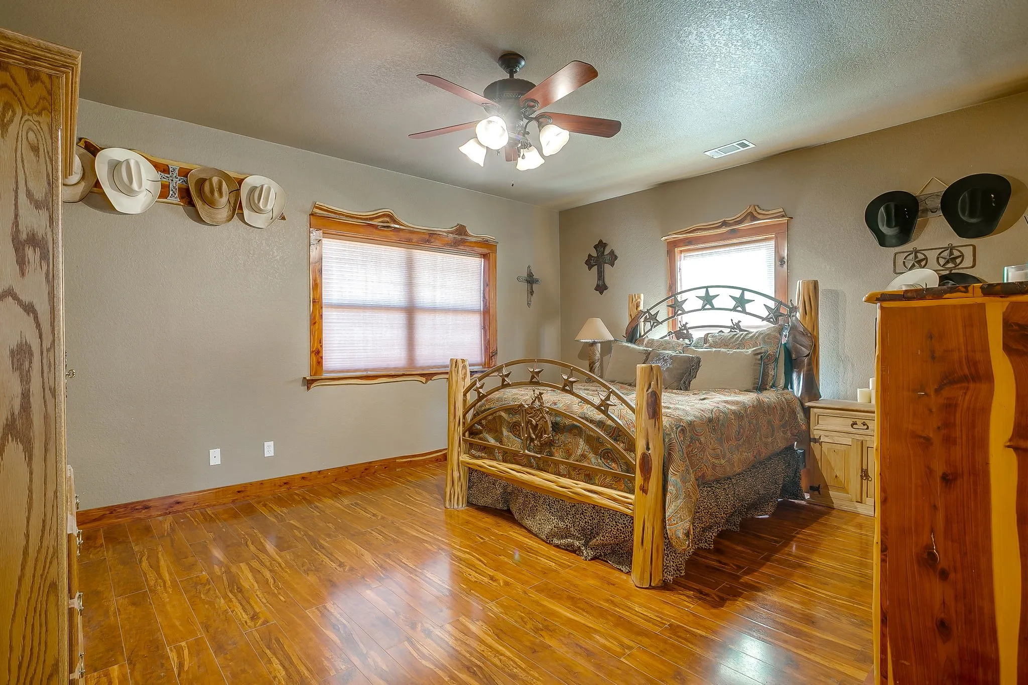 Farm For Sale in Wise County , 141 County Road 4793, Boyd, Texas 76023, 4 Bedroom, 2 Bathroom, 2 Garage spaces, 2,400 Sqft, built in 2000, mls#21242587, Real Estate Agent in Boyd, Homes For Sale in Wise county, Homes For Sale in Boyd, Realtor in Boyd Texas, Real Estate Brokerage Independent Realty Texas, Luminita Cordes Realtor