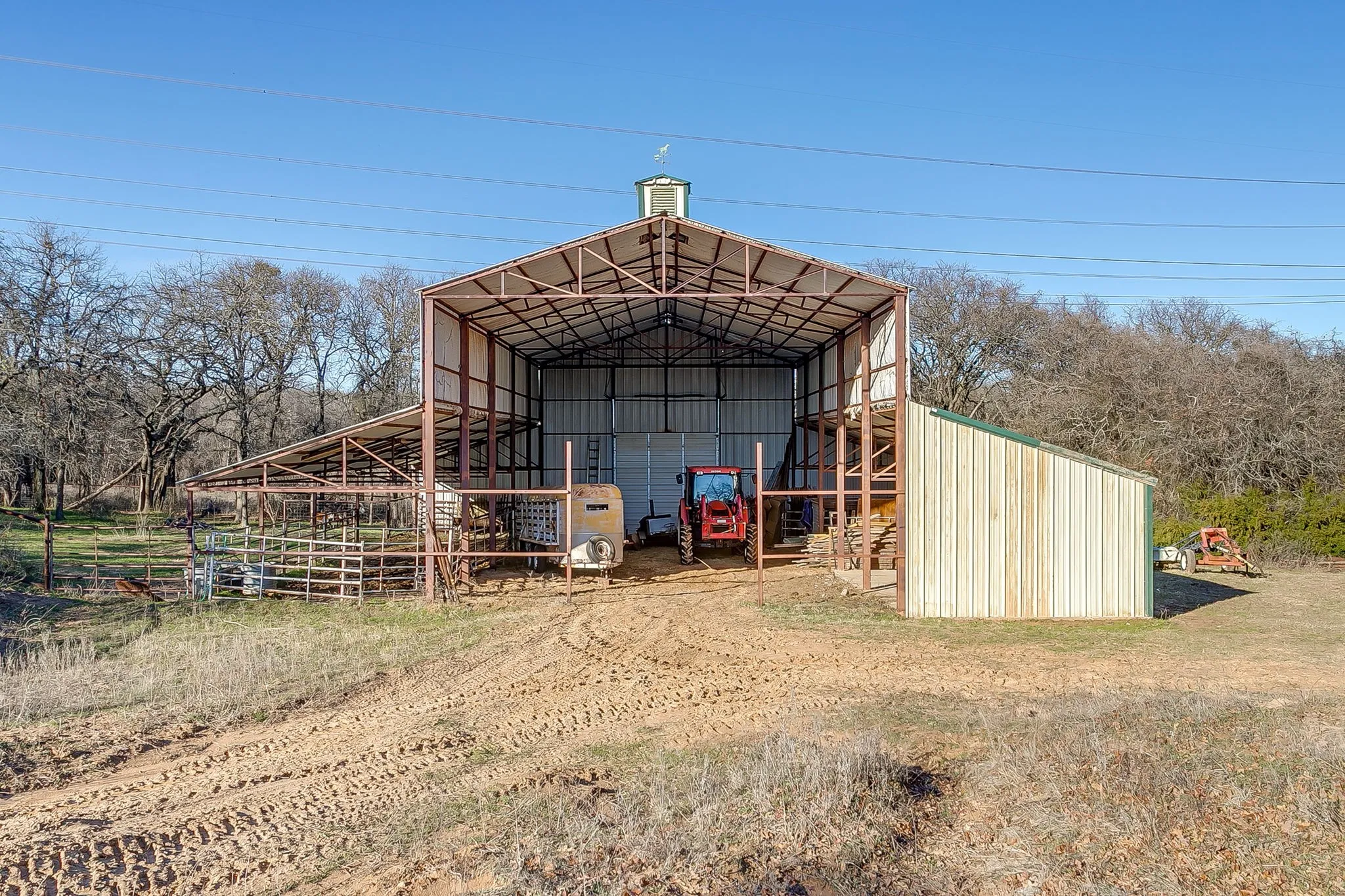 Farm For Sale in Wise County , 141 County Road 4793, Boyd, Texas 76023, 4 Bedroom, 2 Bathroom, 2 Garage spaces, 2,400 Sqft, built in 2000, mls#21242587, Real Estate Agent in Boyd, Homes For Sale in Wise county, Homes For Sale in Boyd, Realtor in Boyd Texas, Real Estate Brokerage Independent Realty Texas, Luminita Cordes Realtor