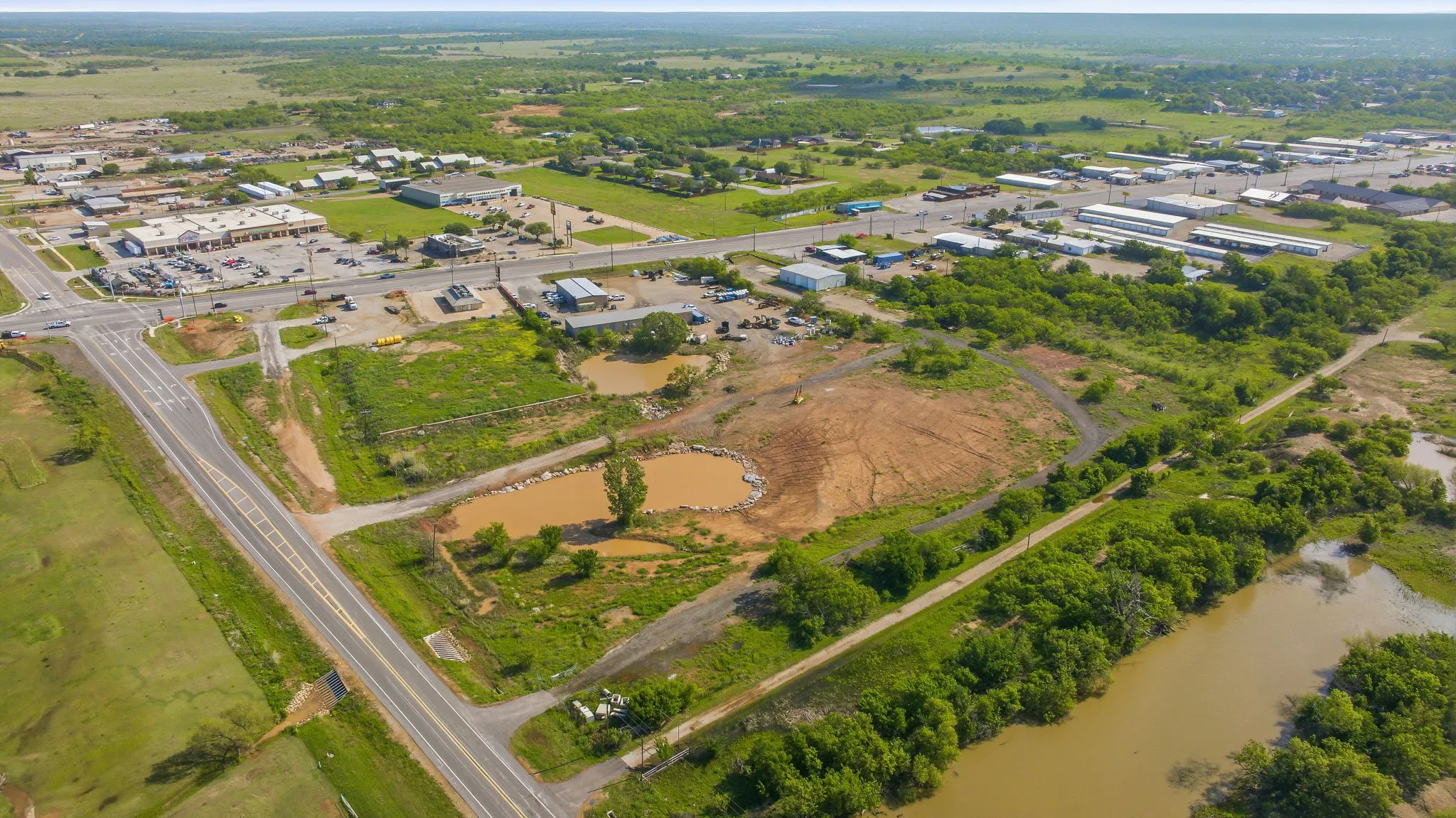 Retail For Sale in Stephens County , 3429 W Walker Street, Breckenridge, Texas 76424, 0, 0, Garage spaces, 0 Sqft, built in 1982, Preowned, mls#21243217, Real Estate Agent in Breckenridge, Homes For Sale in Stephens county, Homes For Sale in Breckenridge, Realtor in Breckenridge Texas, Real Estate Brokerage Independent Realty Texas, Luminita Cordes Realtor