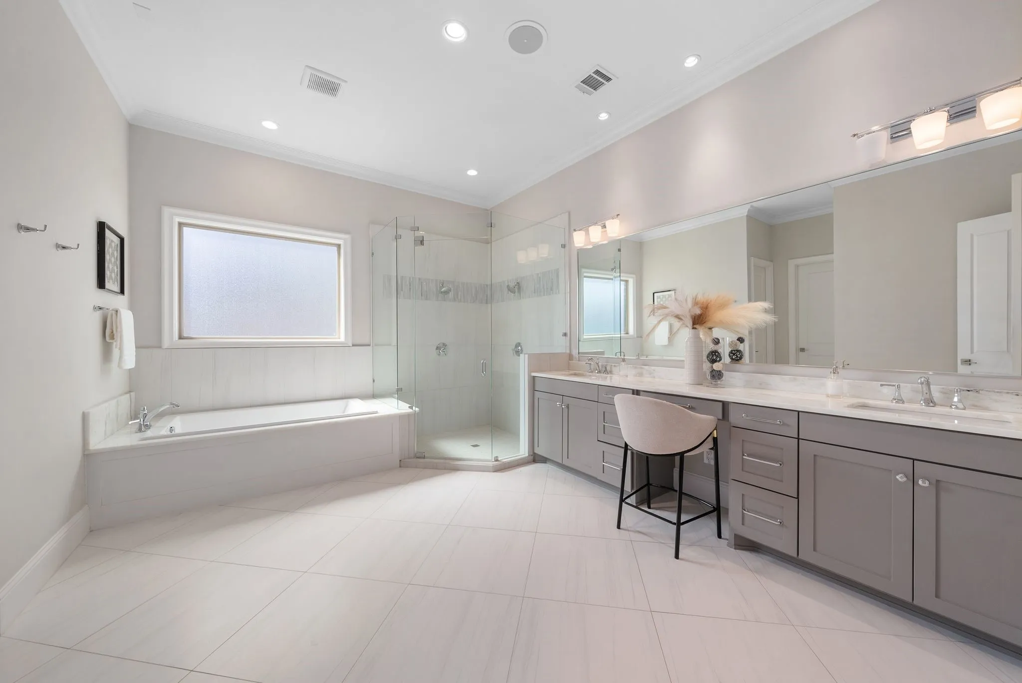 1st floor primary bath