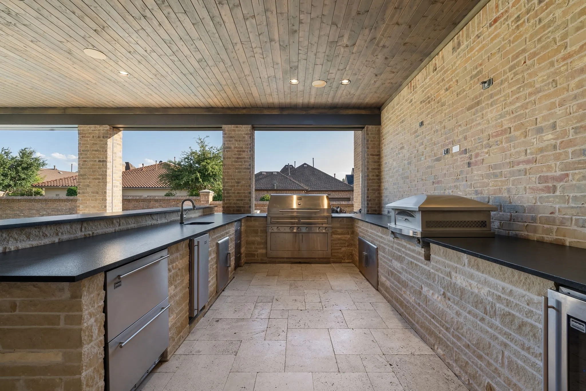 outdoor kitchen