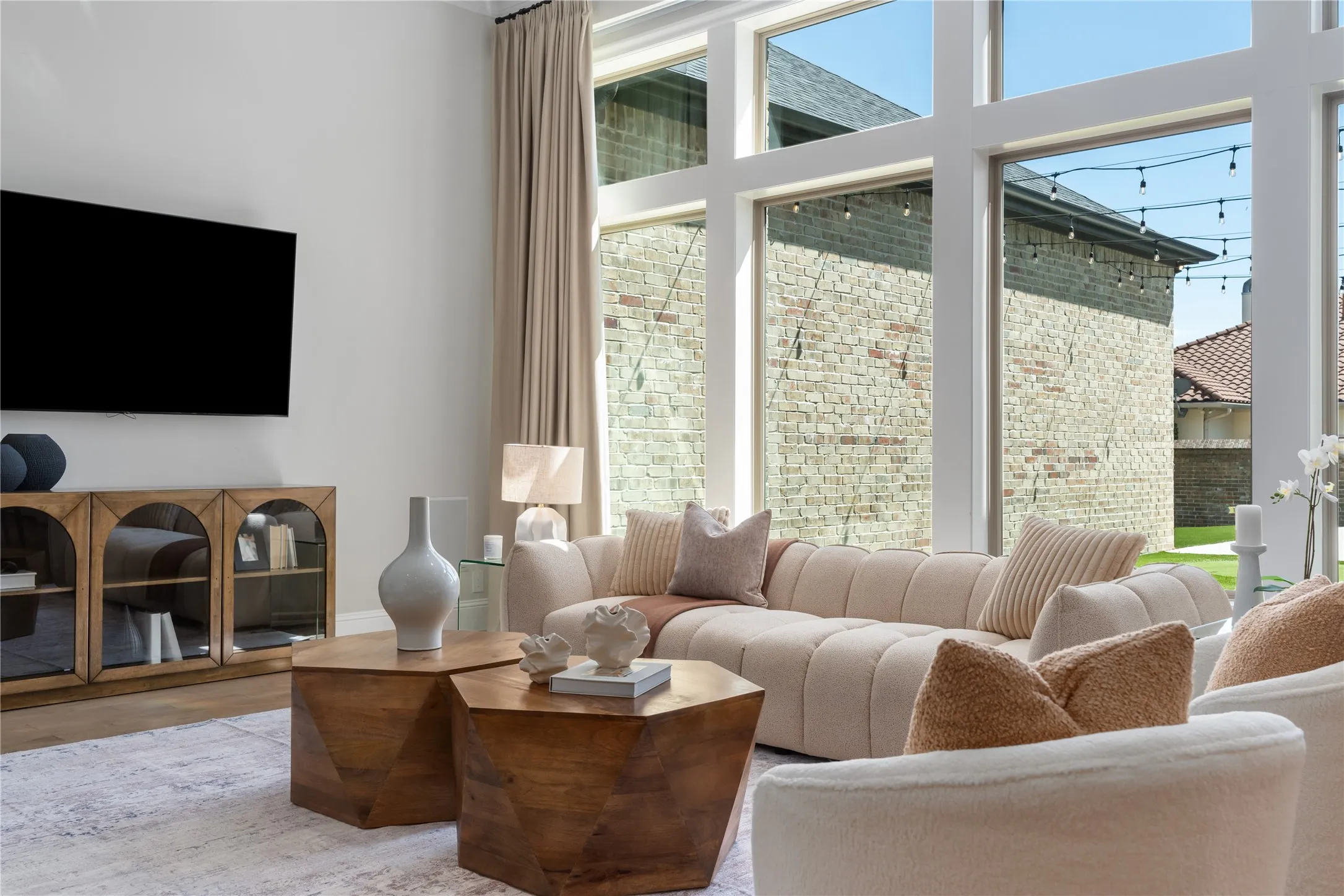 Single Family Residence For Sale in Denton County , 3883 Newman Boulevard, Frisco, Texas 75033, 6 Bedroom, 9 Bathroom, 4 Garage spaces, 9,222 Sqft, built in 2016, mls#21242959, Real Estate Agent in Frisco, Homes For Sale in Denton county, Homes For Sale in Frisco, Realtor in Frisco Texas, Real Estate Brokerage Independent Realty Texas, Luminita Cordes Realtor