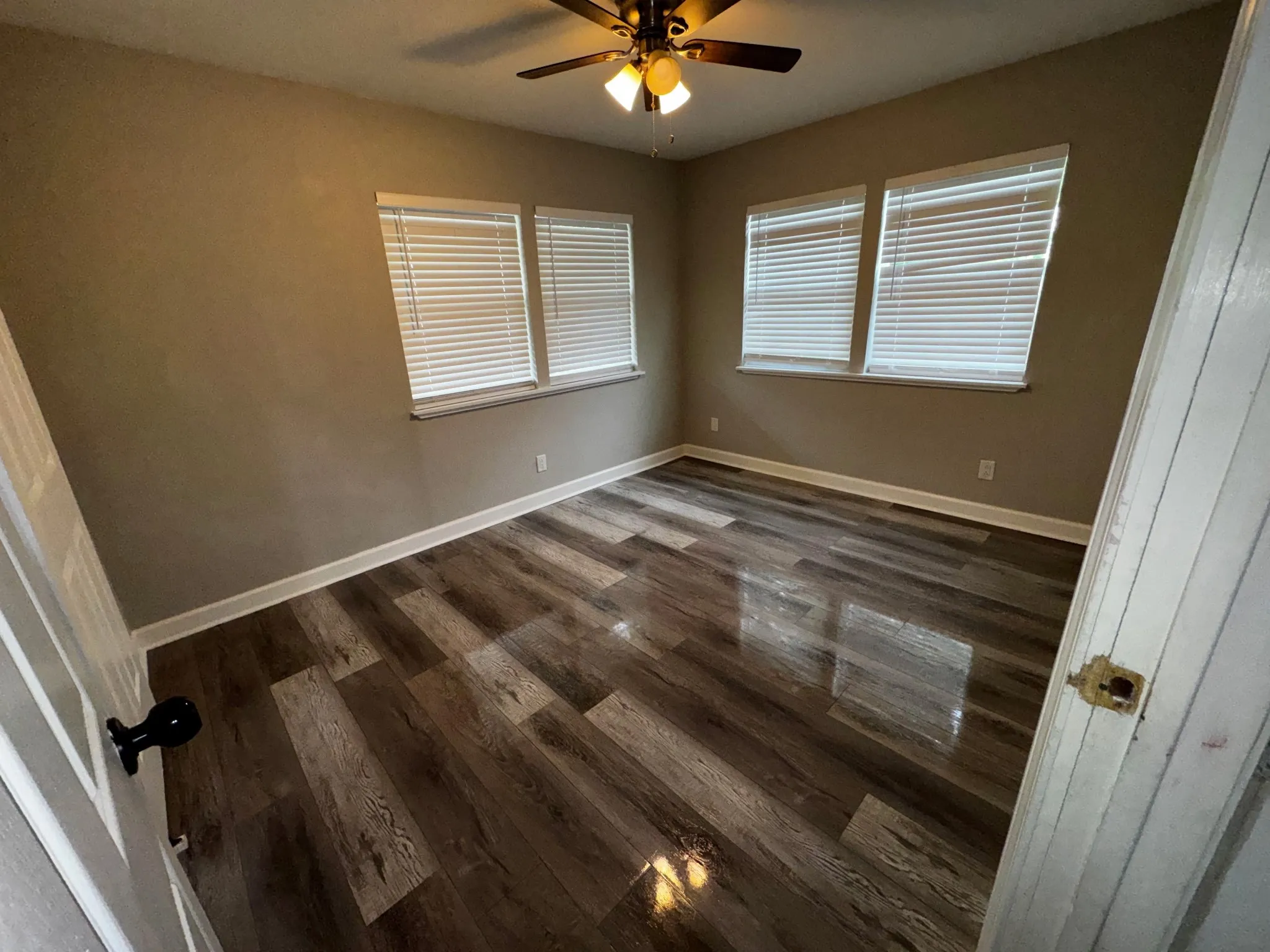 Single Family Residence For Sale in Palo Pinto County , 1607 SE 18th Street, Mineral Wells, Texas 76067, 4 Bedroom, 2 Bathroom, Garage spaces, 1,245 Sqft, built in 1950, mls#21242614, Real Estate Agent in Mineral Wells, Homes For Sale in Palo Pinto county, Homes For Sale in Mineral Wells, Realtor in Mineral Wells Texas, Real Estate Brokerage Independent Realty Texas, Luminita Cordes Realtor