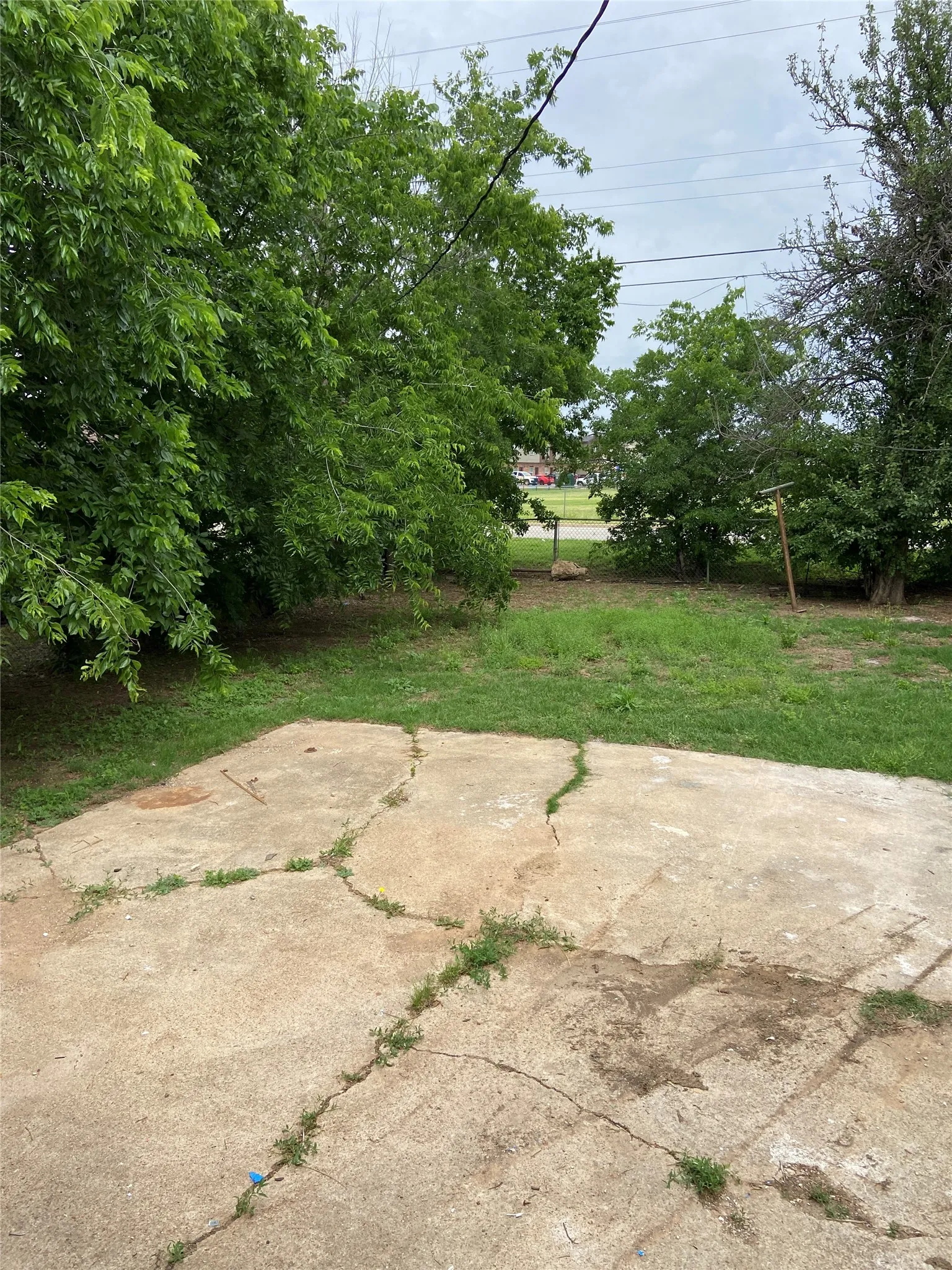 Single Family Residence For Sale in Palo Pinto County , 1607 SE 18th Street, Mineral Wells, Texas 76067, 4 Bedroom, 2 Bathroom, Garage spaces, 1,245 Sqft, built in 1950, mls#21242614, Real Estate Agent in Mineral Wells, Homes For Sale in Palo Pinto county, Homes For Sale in Mineral Wells, Realtor in Mineral Wells Texas, Real Estate Brokerage Independent Realty Texas, Luminita Cordes Realtor