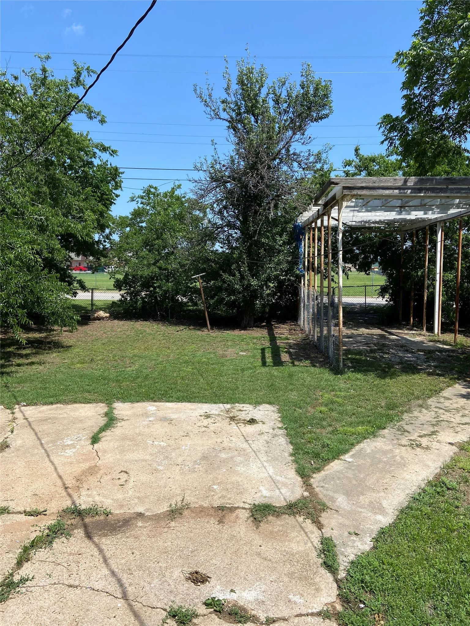 Single Family Residence For Sale in Palo Pinto County , 1607 SE 18th Street, Mineral Wells, Texas 76067, 4 Bedroom, 2 Bathroom, Garage spaces, 1,245 Sqft, built in 1950, mls#21242614, Real Estate Agent in Mineral Wells, Homes For Sale in Palo Pinto county, Homes For Sale in Mineral Wells, Realtor in Mineral Wells Texas, Real Estate Brokerage Independent Realty Texas, Luminita Cordes Realtor