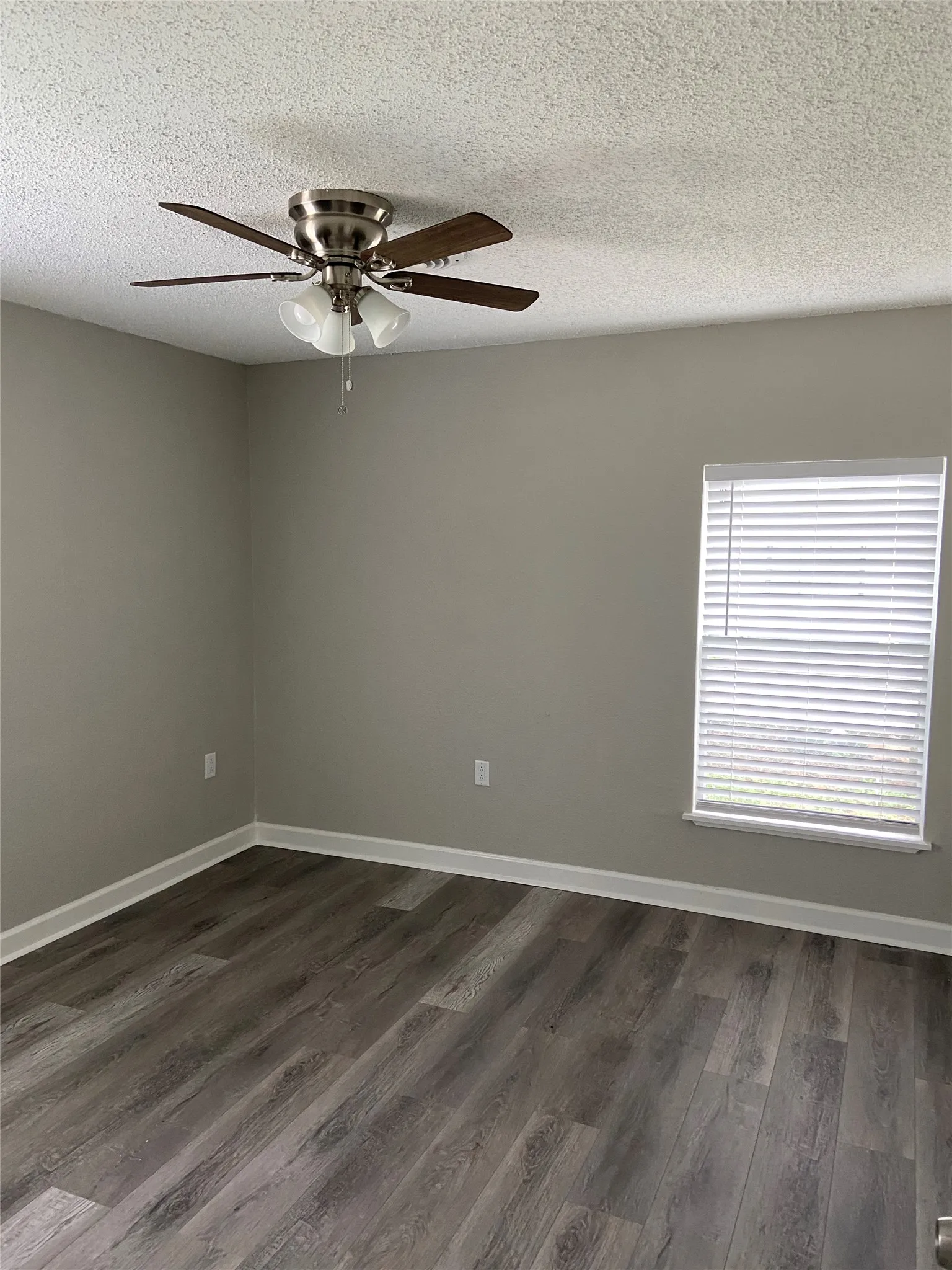 Single Family Residence For Sale in Palo Pinto County , 1607 SE 18th Street, Mineral Wells, Texas 76067, 4 Bedroom, 2 Bathroom, Garage spaces, 1,245 Sqft, built in 1950, mls#21242614, Real Estate Agent in Mineral Wells, Homes For Sale in Palo Pinto county, Homes For Sale in Mineral Wells, Realtor in Mineral Wells Texas, Real Estate Brokerage Independent Realty Texas, Luminita Cordes Realtor