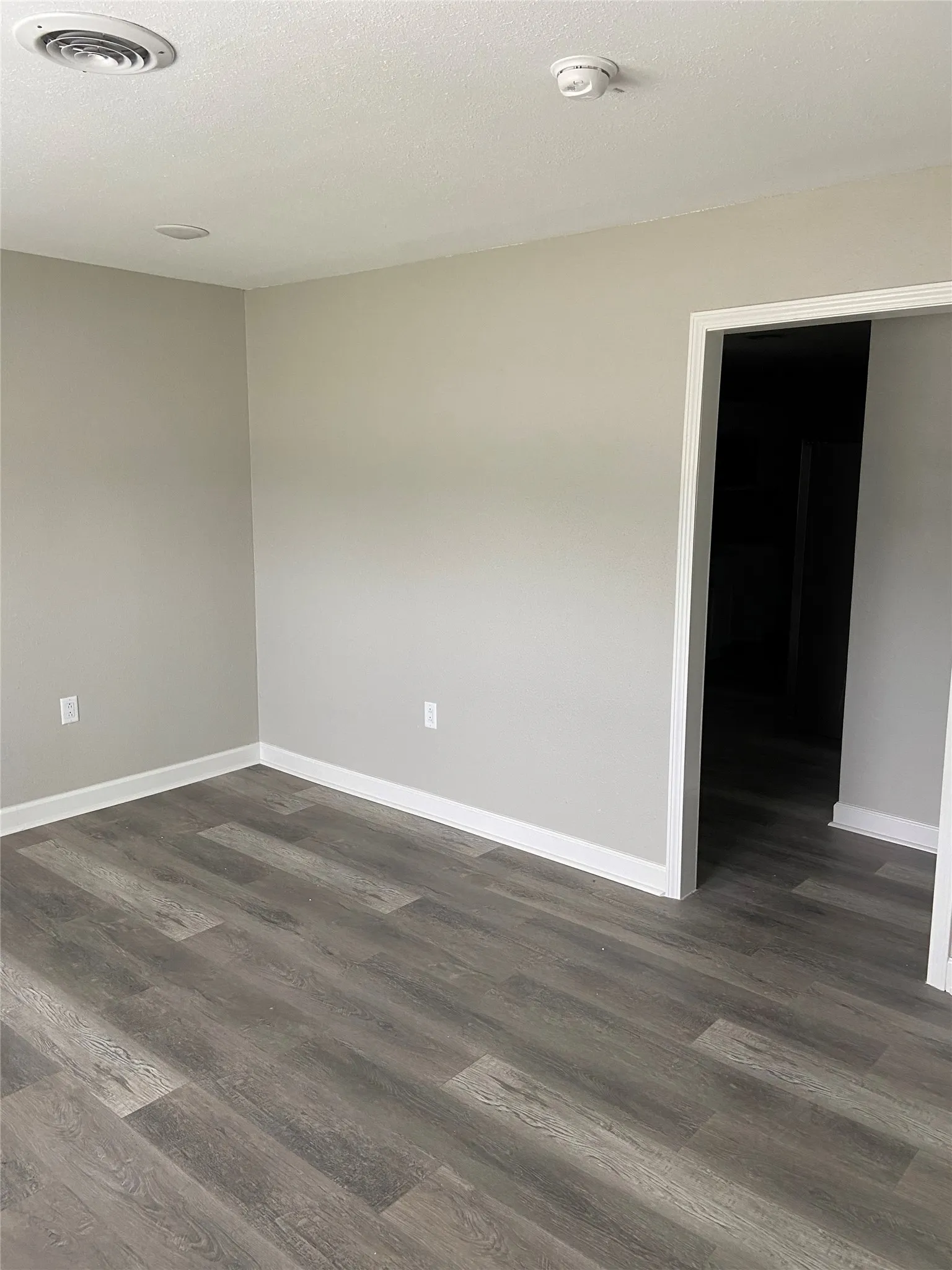 Single Family Residence For Sale in Palo Pinto County , 1607 SE 18th Street, Mineral Wells, Texas 76067, 4 Bedroom, 2 Bathroom, Garage spaces, 1,245 Sqft, built in 1950, mls#21242614, Real Estate Agent in Mineral Wells, Homes For Sale in Palo Pinto county, Homes For Sale in Mineral Wells, Realtor in Mineral Wells Texas, Real Estate Brokerage Independent Realty Texas, Luminita Cordes Realtor