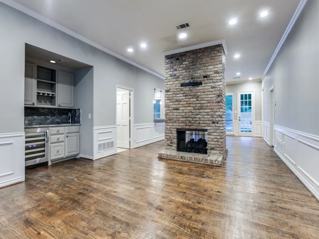 Single Family Residence For Sale in Collin County , 2009 Misty Haven Lane, Plano, Texas 75093, 4 Bedroom, 4 Bathroom, 3 Garage spaces, 3,762 Sqft, built in 1985, Preowned, mls#21239828, Real Estate Agent in Plano, Homes For Sale in Collin county, Homes For Sale in Plano, Realtor in Plano Texas, Real Estate Brokerage Independent Realty Texas, Luminita Cordes Realtor