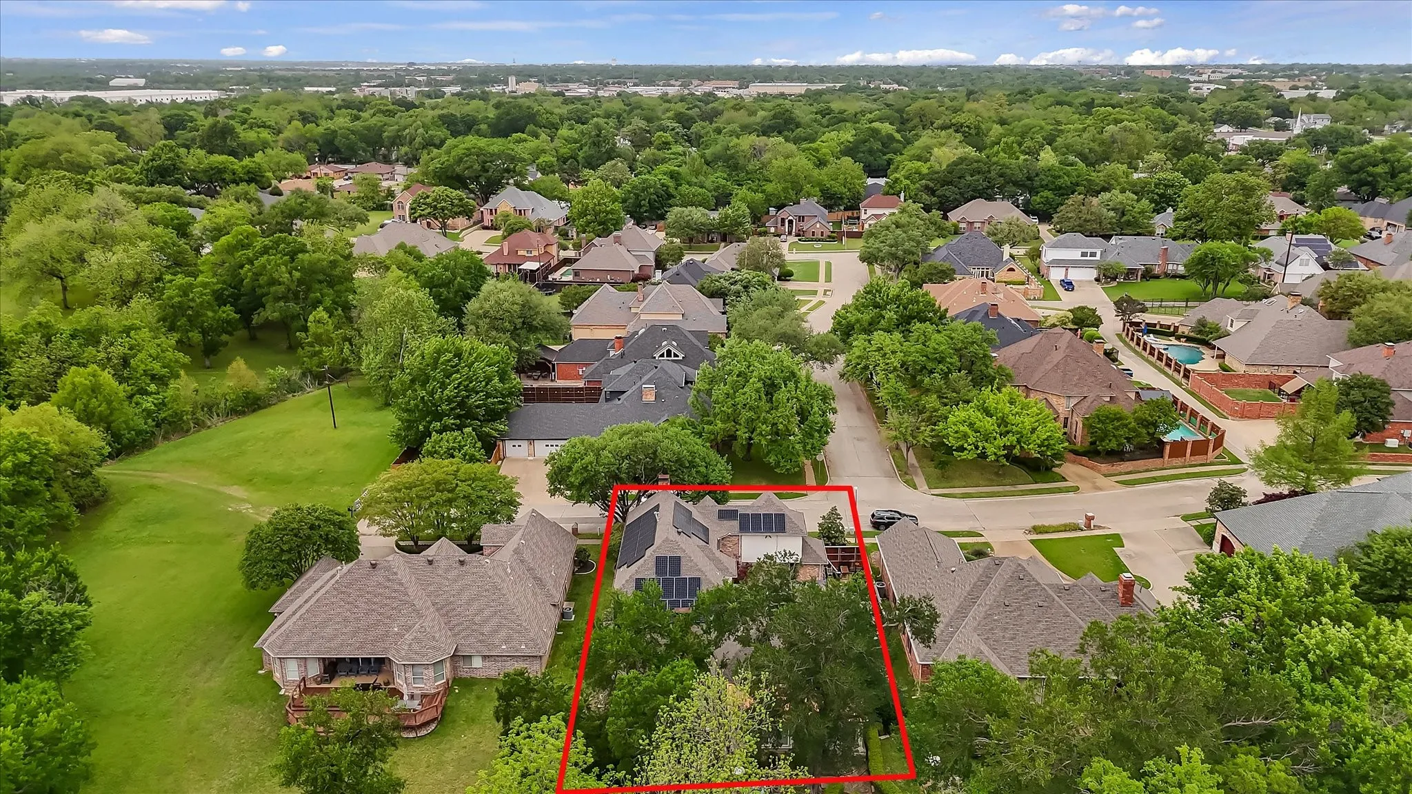 Single Family Residence For Sale in Dallas County , 626 Creekbend Drive, Mesquite, Texas 75149, 4 Bedroom, 4 Bathroom, Garage spaces, 4,664 Sqft, built in 1989, Preowned, Price $650,000, mls#21231601, Real Estate Agent in Mesquite, Homes For Sale in Dallas county, Homes For Sale in Mesquite, Realtor in Mesquite Texas, Real Estate Brokerage Independent Realty Texas, Luminita Cordes Realtor