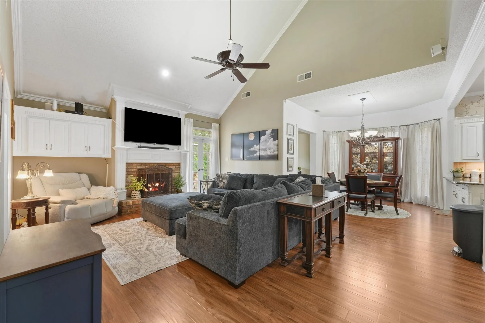 2nd Living Room