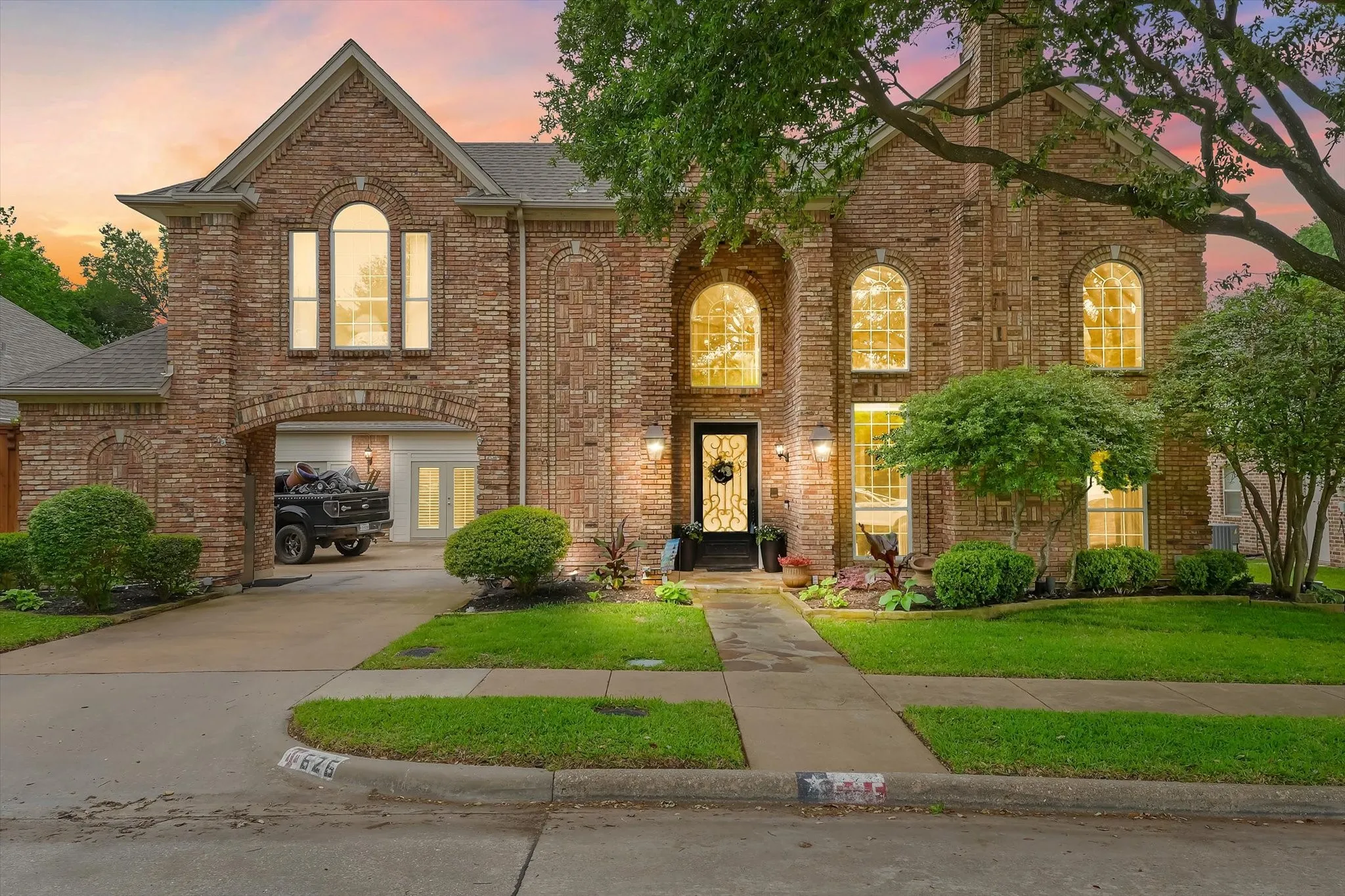 Single Family Residence For Sale in Dallas County , 626 Creekbend Drive, Mesquite, Texas 75149, 4 Bedroom, 4 Bathroom, Garage spaces, 4,664 Sqft, built in 1989, Preowned, Price $650,000, mls#21231601, Real Estate Agent in Mesquite, Homes For Sale in Dallas county, Homes For Sale in Mesquite, Realtor in Mesquite Texas, Real Estate Brokerage Independent Realty Texas, Luminita Cordes Realtor