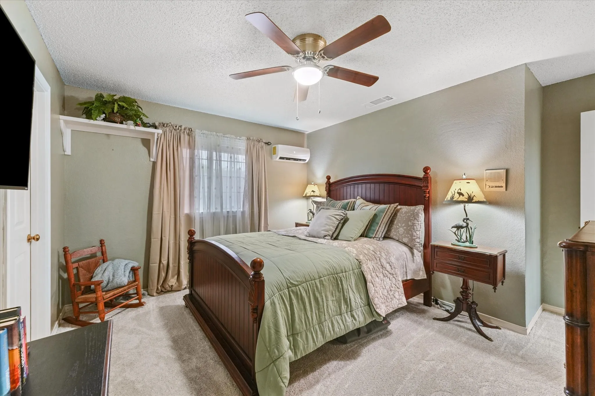 Single Family Residence For Sale in Dallas County , 626 Creekbend Drive, Mesquite, Texas 75149, 4 Bedroom, 4 Bathroom, Garage spaces, 4,664 Sqft, built in 1989, Preowned, Price $650,000, mls#21231601, Real Estate Agent in Mesquite, Homes For Sale in Dallas county, Homes For Sale in Mesquite, Realtor in Mesquite Texas, Real Estate Brokerage Independent Realty Texas, Luminita Cordes Realtor