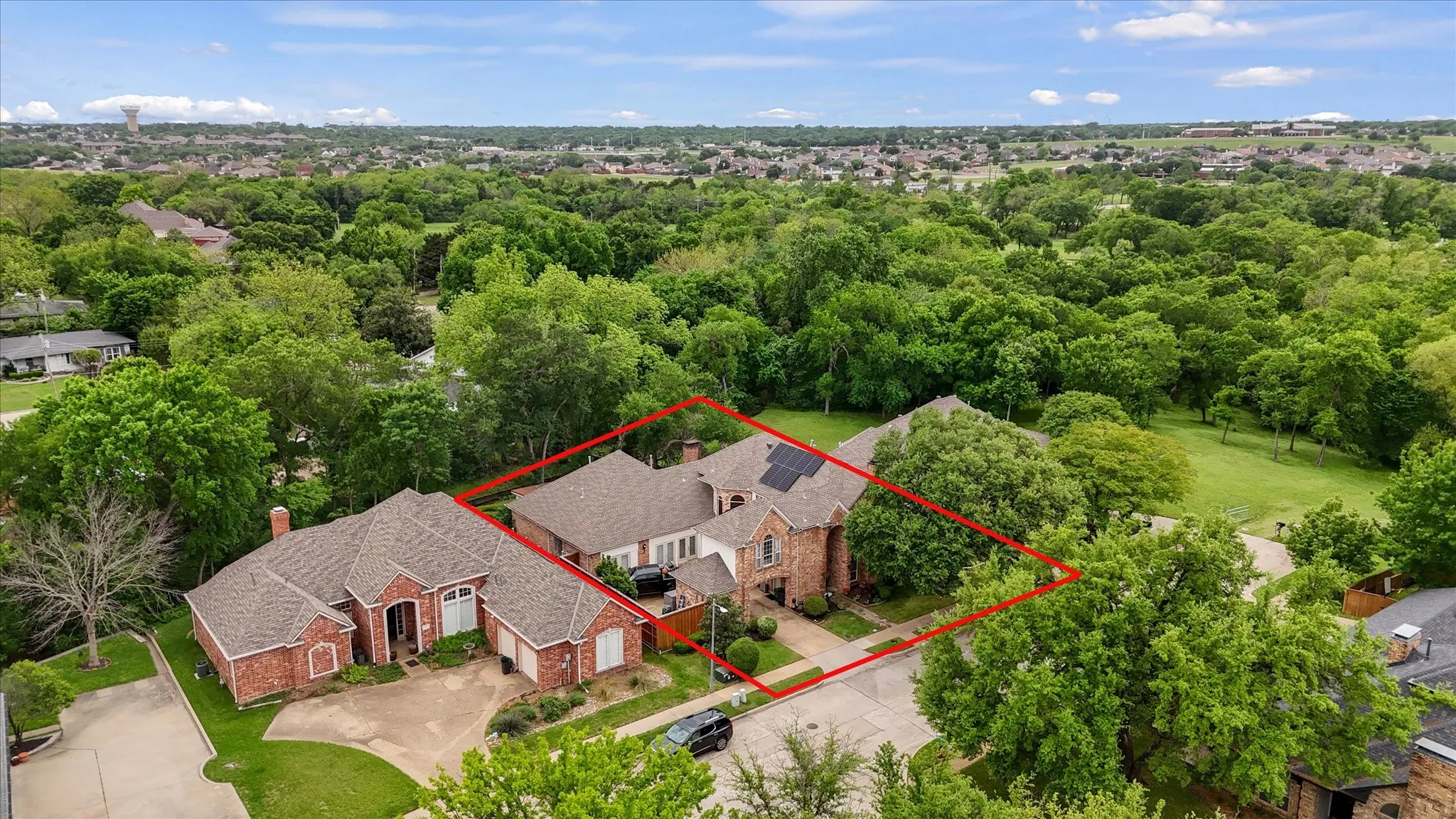 Single Family Residence For Sale in Dallas County , 626 Creekbend Drive, Mesquite, Texas 75149, 4 Bedroom, 4 Bathroom, Garage spaces, 4,664 Sqft, built in 1989, Preowned, Price $650,000, mls#21231601, Real Estate Agent in Mesquite, Homes For Sale in Dallas county, Homes For Sale in Mesquite, Realtor in Mesquite Texas, Real Estate Brokerage Independent Realty Texas, Luminita Cordes Realtor