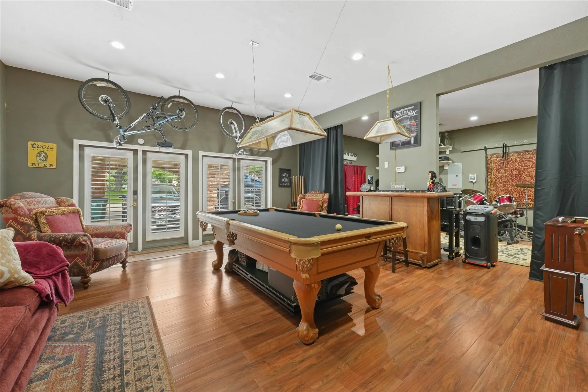 Single Family Residence For Sale in Dallas County , 626 Creekbend Drive, Mesquite, Texas 75149, 4 Bedroom, 4 Bathroom, Garage spaces, 4,664 Sqft, built in 1989, Preowned, Price $650,000, mls#21231601, Real Estate Agent in Mesquite, Homes For Sale in Dallas county, Homes For Sale in Mesquite, Realtor in Mesquite Texas, Real Estate Brokerage Independent Realty Texas, Luminita Cordes Realtor
