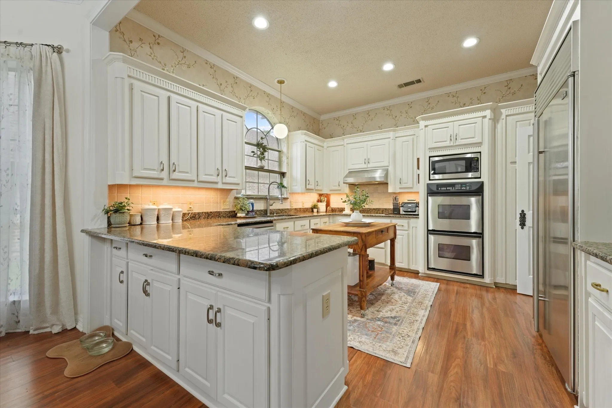 Single Family Residence For Sale in Dallas County , 626 Creekbend Drive, Mesquite, Texas 75149, 4 Bedroom, 4 Bathroom, Garage spaces, 4,664 Sqft, built in 1989, Preowned, Price $650,000, mls#21231601, Real Estate Agent in Mesquite, Homes For Sale in Dallas county, Homes For Sale in Mesquite, Realtor in Mesquite Texas, Real Estate Brokerage Independent Realty Texas, Luminita Cordes Realtor