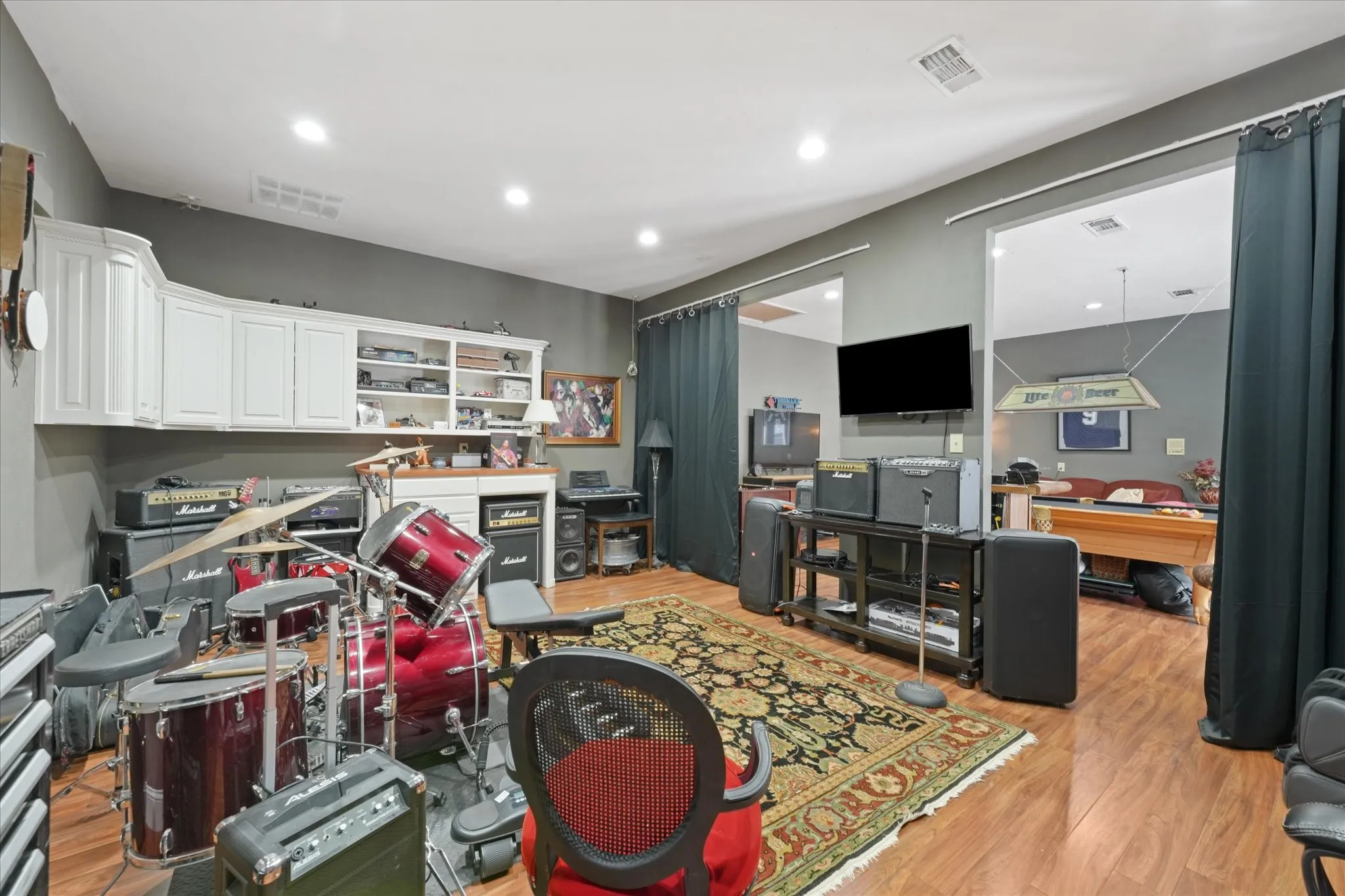 Single Family Residence For Sale in Dallas County , 626 Creekbend Drive, Mesquite, Texas 75149, 4 Bedroom, 4 Bathroom, Garage spaces, 4,664 Sqft, built in 1989, Preowned, Price $650,000, mls#21231601, Real Estate Agent in Mesquite, Homes For Sale in Dallas county, Homes For Sale in Mesquite, Realtor in Mesquite Texas, Real Estate Brokerage Independent Realty Texas, Luminita Cordes Realtor