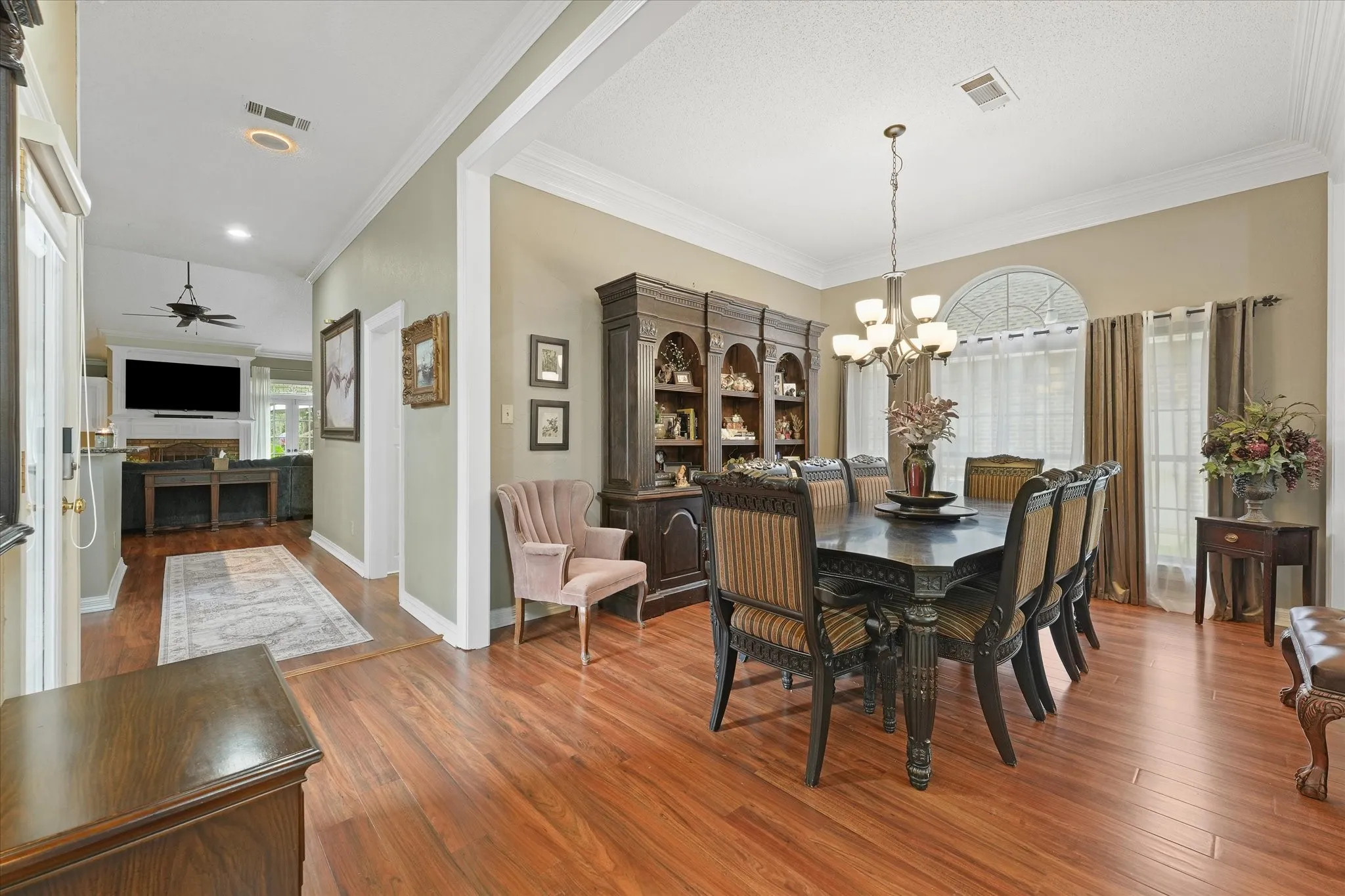 Formal Dining