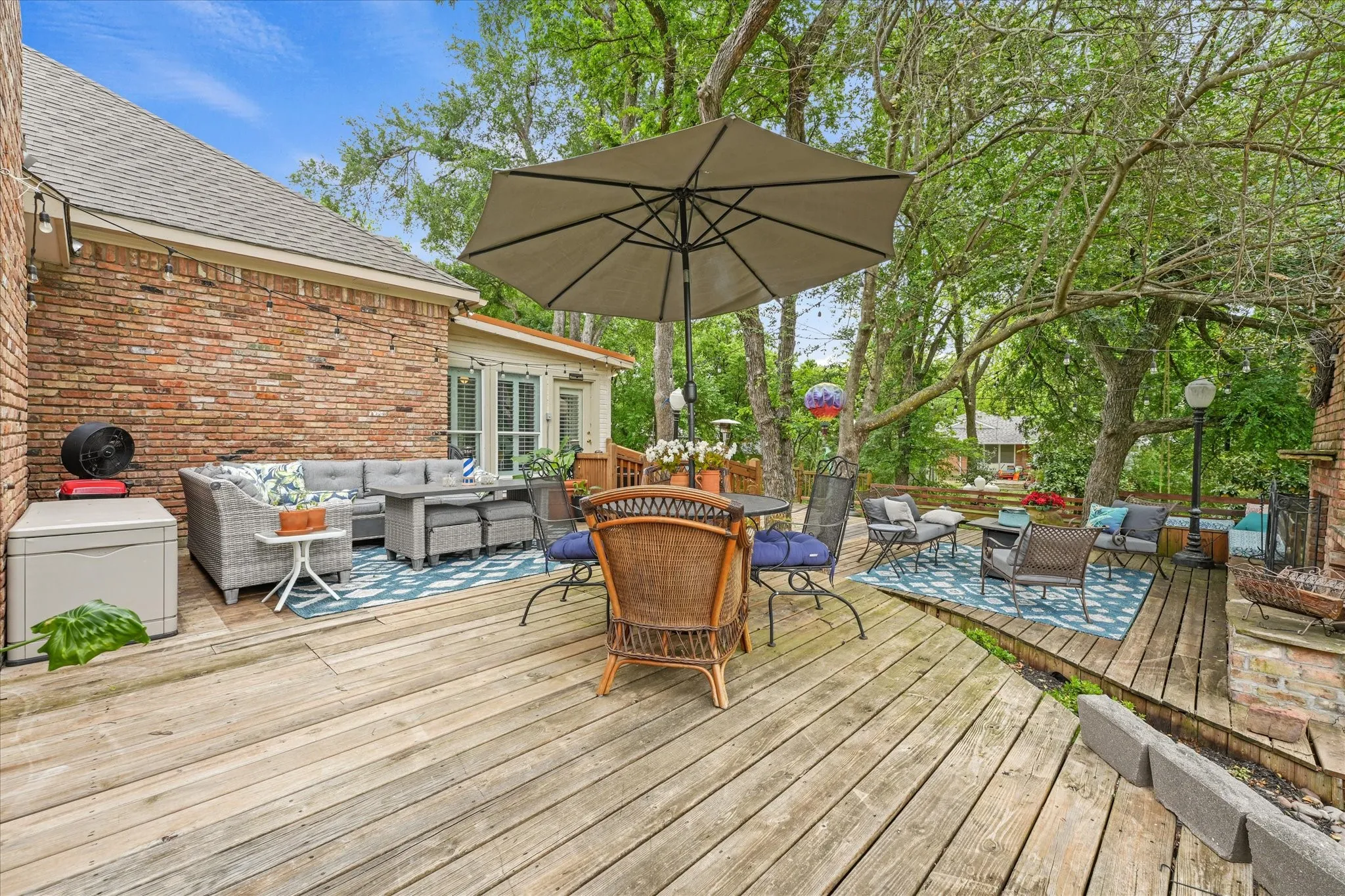 Single Family Residence For Sale in Dallas County , 626 Creekbend Drive, Mesquite, Texas 75149, 4 Bedroom, 4 Bathroom, Garage spaces, 4,664 Sqft, built in 1989, Preowned, Price $650,000, mls#21231601, Real Estate Agent in Mesquite, Homes For Sale in Dallas county, Homes For Sale in Mesquite, Realtor in Mesquite Texas, Real Estate Brokerage Independent Realty Texas, Luminita Cordes Realtor