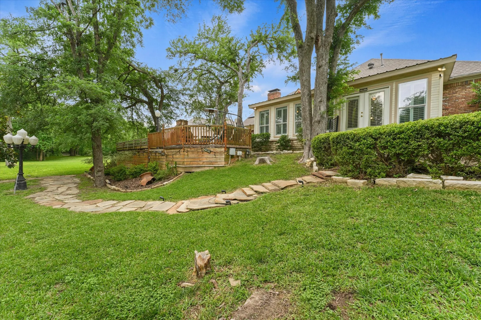 Single Family Residence For Sale in Dallas County , 626 Creekbend Drive, Mesquite, Texas 75149, 4 Bedroom, 4 Bathroom, Garage spaces, 4,664 Sqft, built in 1989, Preowned, Price $650,000, mls#21231601, Real Estate Agent in Mesquite, Homes For Sale in Dallas county, Homes For Sale in Mesquite, Realtor in Mesquite Texas, Real Estate Brokerage Independent Realty Texas, Luminita Cordes Realtor