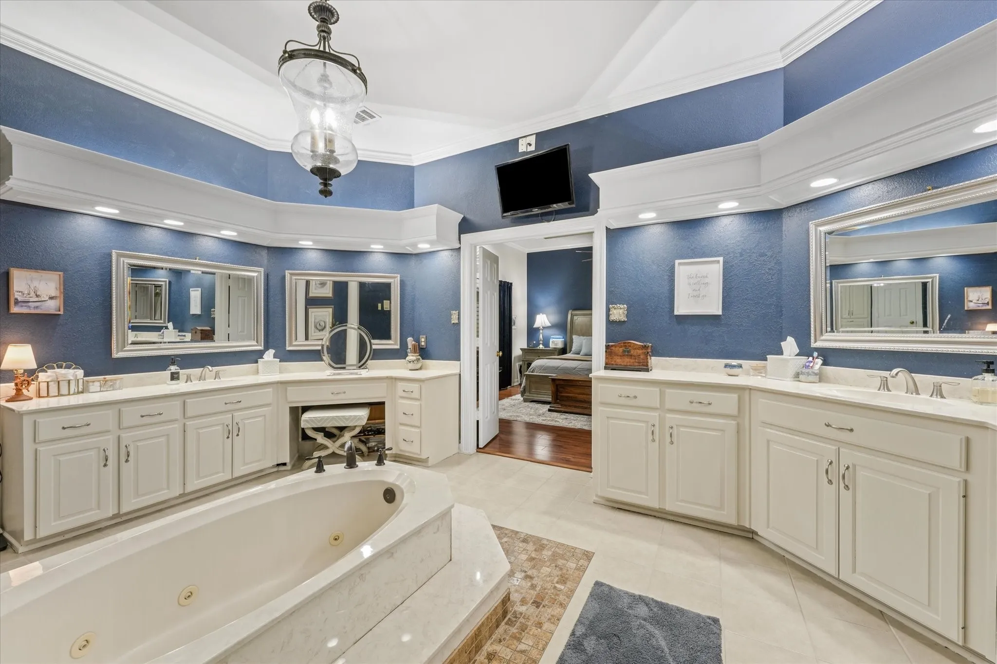 Single Family Residence For Sale in Dallas County , 626 Creekbend Drive, Mesquite, Texas 75149, 4 Bedroom, 4 Bathroom, Garage spaces, 4,664 Sqft, built in 1989, Preowned, Price $650,000, mls#21231601, Real Estate Agent in Mesquite, Homes For Sale in Dallas county, Homes For Sale in Mesquite, Realtor in Mesquite Texas, Real Estate Brokerage Independent Realty Texas, Luminita Cordes Realtor