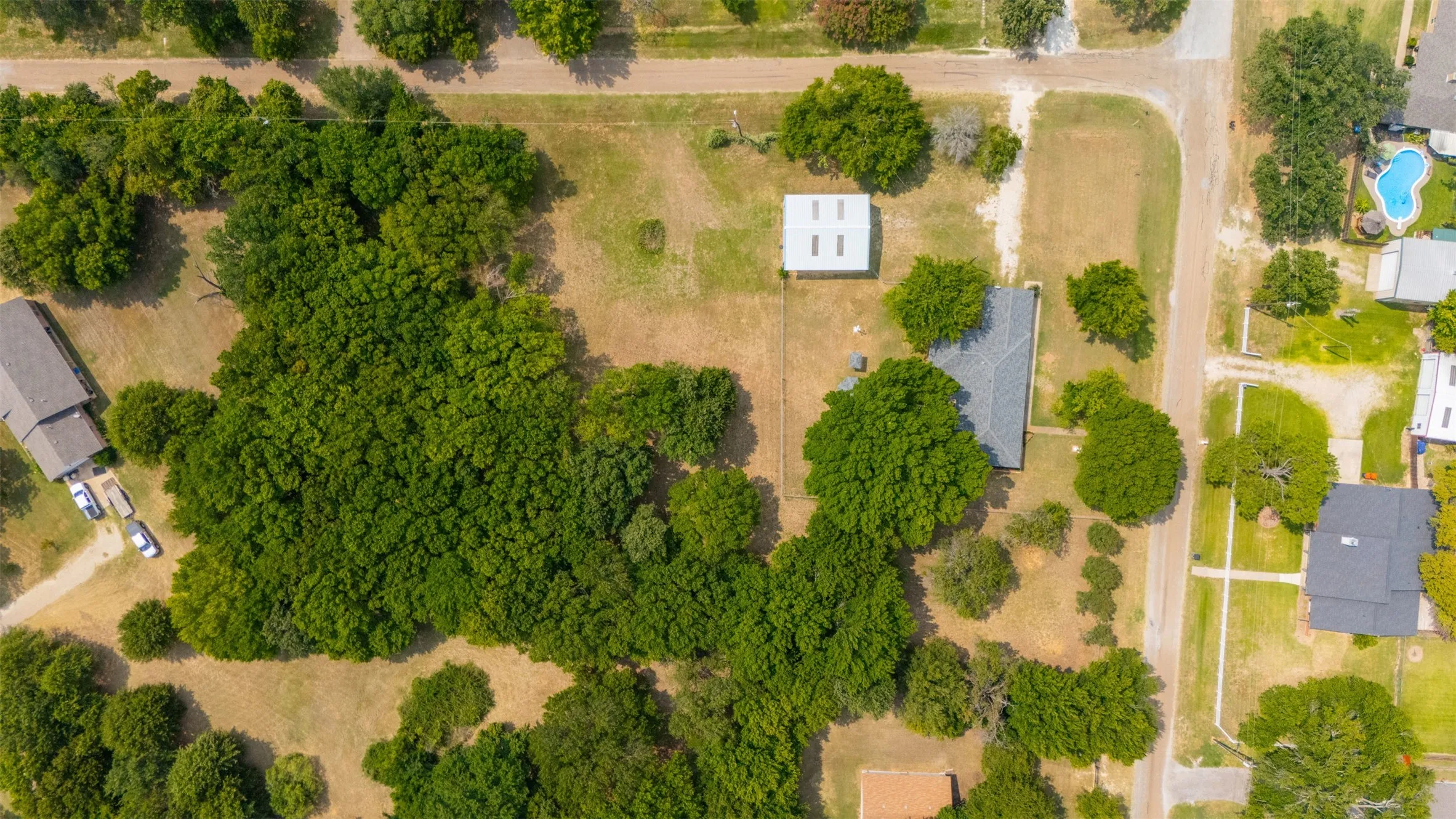 Single Family Residence For Sale in Johnson County , 500 Curtis Road, Burleson, Texas 76028, 3 Bedroom, 2 Bathroom, 2 Garage spaces, 1,662 Sqft, built in 1975, mls#21234078, Real Estate Agent in Burleson, Homes For Sale in Johnson county, Homes For Sale in Burleson, Realtor in Burleson Texas, Real Estate Brokerage Independent Realty Texas, Luminita Cordes Realtor