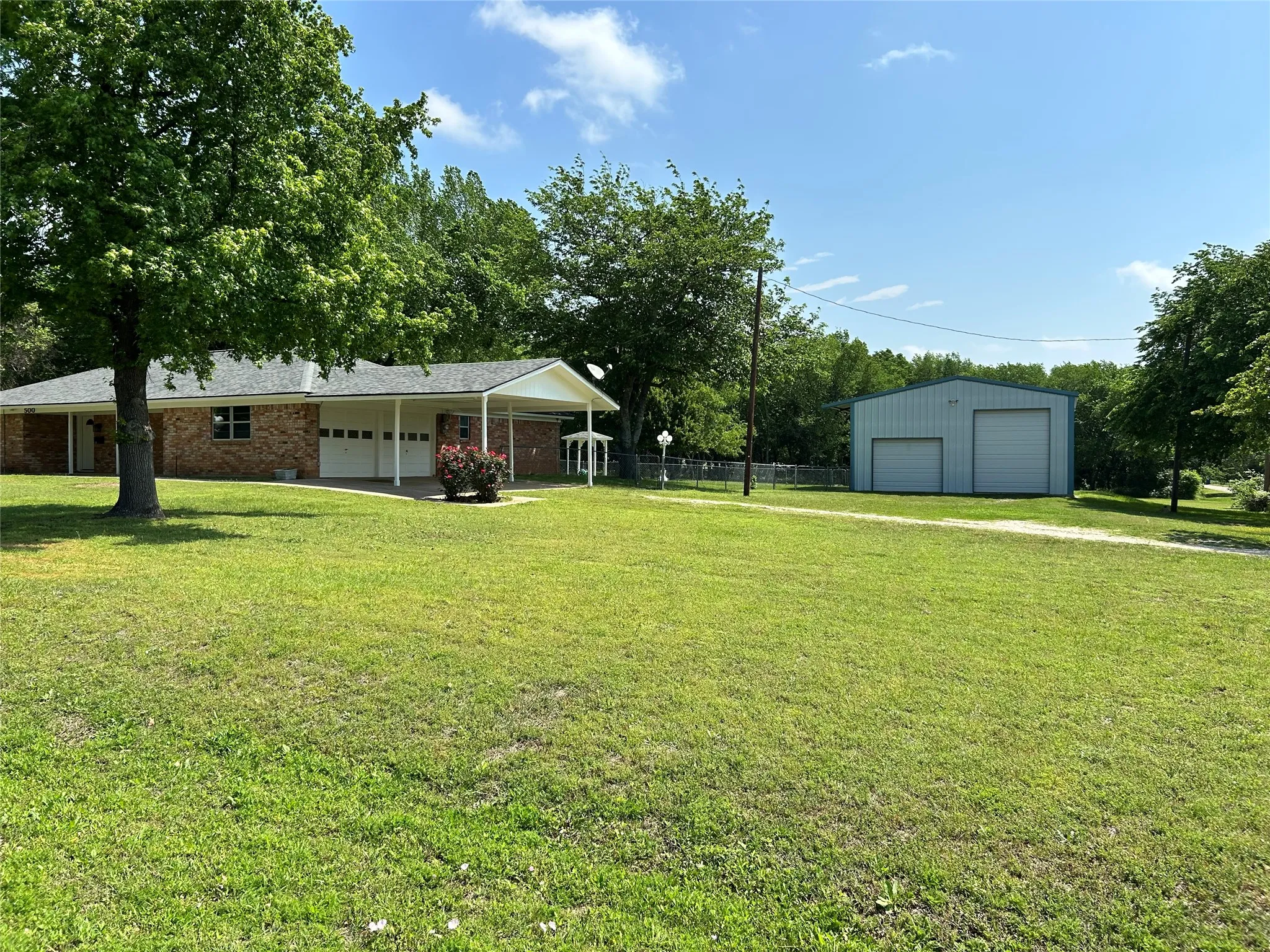 Single Family Residence For Sale in Johnson County , 500 Curtis Road, Burleson, Texas 76028, 3 Bedroom, 2 Bathroom, 2 Garage spaces, 1,662 Sqft, built in 1975, mls#21234078, Real Estate Agent in Burleson, Homes For Sale in Johnson county, Homes For Sale in Burleson, Realtor in Burleson Texas, Real Estate Brokerage Independent Realty Texas, Luminita Cordes Realtor