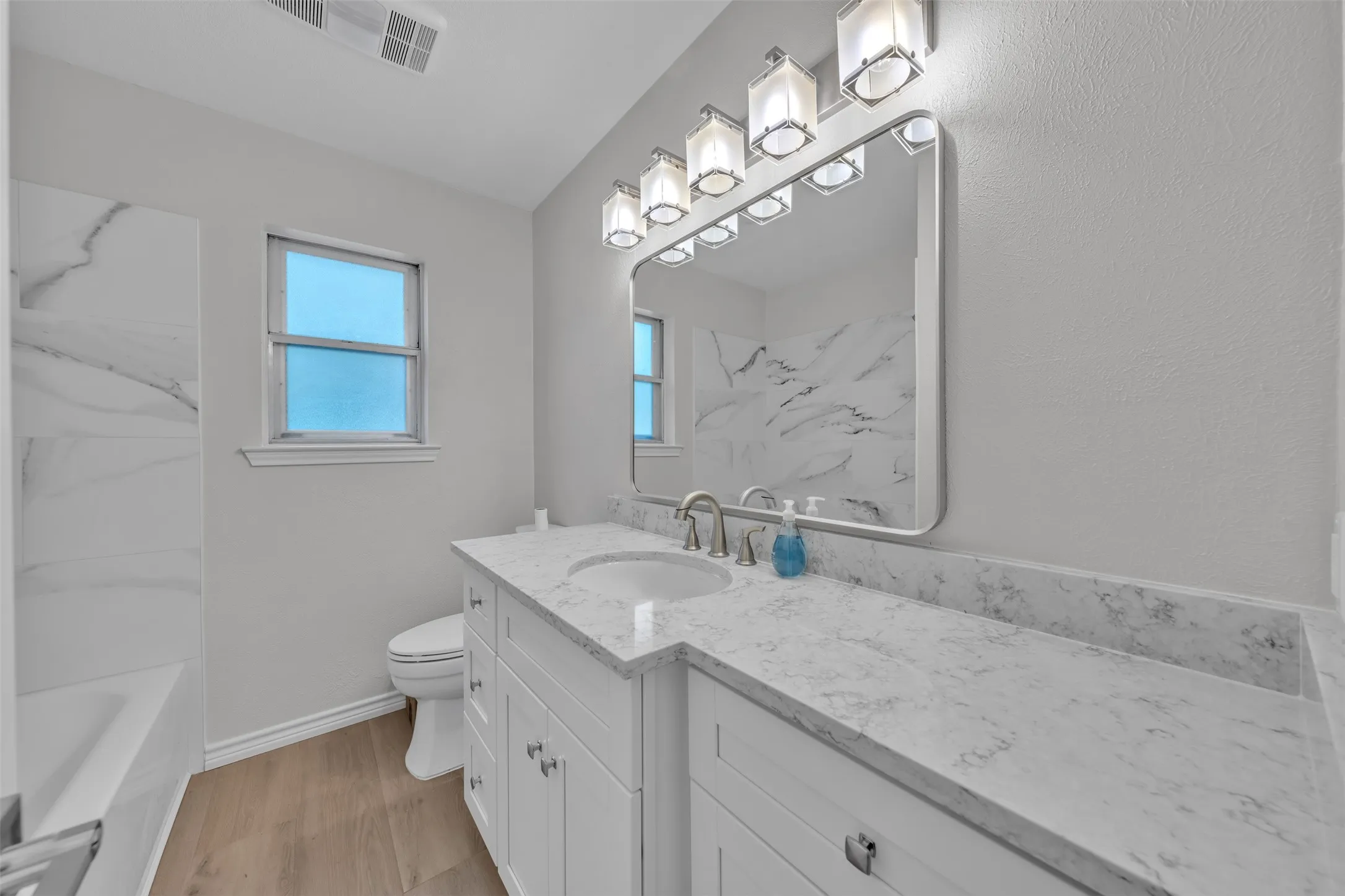 Single Family Residence For Sale in Johnson County , 500 Curtis Road, Burleson, Texas 76028, 3 Bedroom, 2 Bathroom, 2 Garage spaces, 1,662 Sqft, built in 1975, mls#21234078, Real Estate Agent in Burleson, Homes For Sale in Johnson county, Homes For Sale in Burleson, Realtor in Burleson Texas, Real Estate Brokerage Independent Realty Texas, Luminita Cordes Realtor