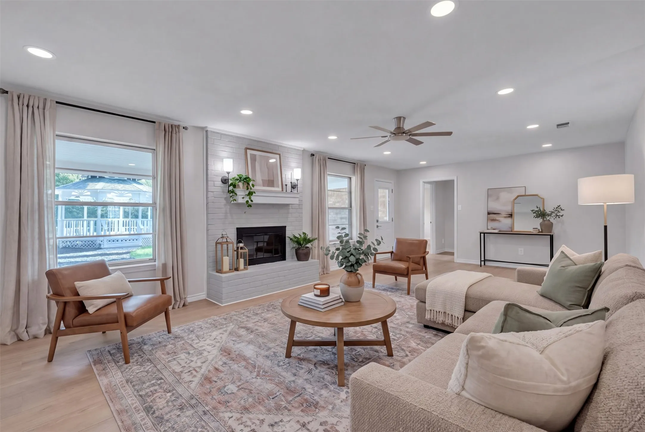 Single Family Residence For Sale in Johnson County , 500 Curtis Road, Burleson, Texas 76028, 3 Bedroom, 2 Bathroom, 2 Garage spaces, 1,662 Sqft, built in 1975, mls#21234078, Real Estate Agent in Burleson, Homes For Sale in Johnson county, Homes For Sale in Burleson, Realtor in Burleson Texas, Real Estate Brokerage Independent Realty Texas, Luminita Cordes Realtor