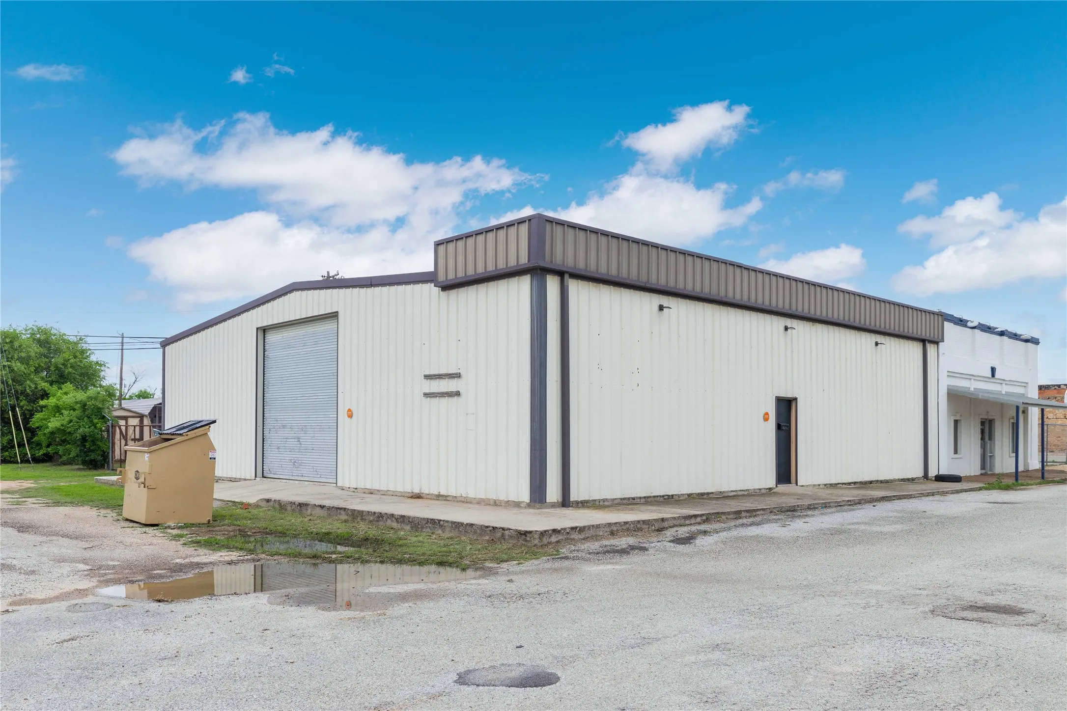 Warehouse For Sale in Brown County , 119 E Kyle Street, Bangs, Texas 76823, 0, 0, Garage spaces, 0 Sqft, built in 1990, Preowned, mls#21243337, Real Estate Agent in Bangs, Homes For Sale in Brown county, Homes For Sale in Bangs, Realtor in Bangs Texas, Real Estate Brokerage Independent Realty Texas, Luminita Cordes Realtor