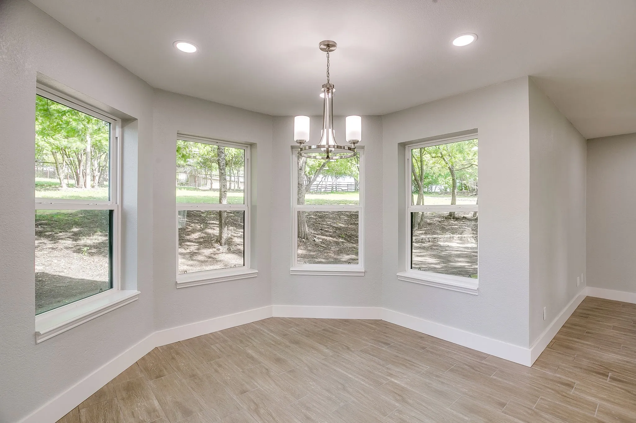 Single Family Residence For Sale in Parker County , 116 Remuda Drive, Fort Worth, Texas 76108, 3 Bedroom, 3 Bathroom, 2 Garage spaces, 2,267 Sqft, built in 1982, Preowned, mls#21243295, Real Estate Agent in Fort Worth, Homes For Sale in Parker county, Homes For Sale in Fort Worth, Realtor in Fort Worth Texas, Real Estate Brokerage Independent Realty Texas, Luminita Cordes Realtor