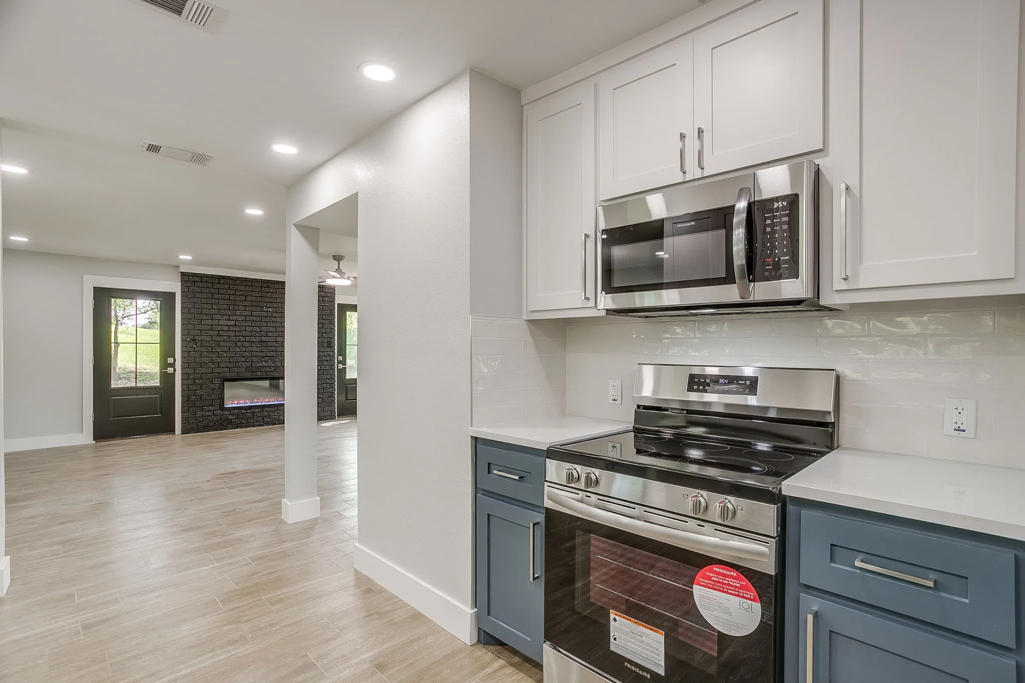 Single Family Residence For Sale in Parker County , 116 Remuda Drive, Fort Worth, Texas 76108, 3 Bedroom, 3 Bathroom, 2 Garage spaces, 2,267 Sqft, built in 1982, Preowned, mls#21243295, Real Estate Agent in Fort Worth, Homes For Sale in Parker county, Homes For Sale in Fort Worth, Realtor in Fort Worth Texas, Real Estate Brokerage Independent Realty Texas, Luminita Cordes Realtor