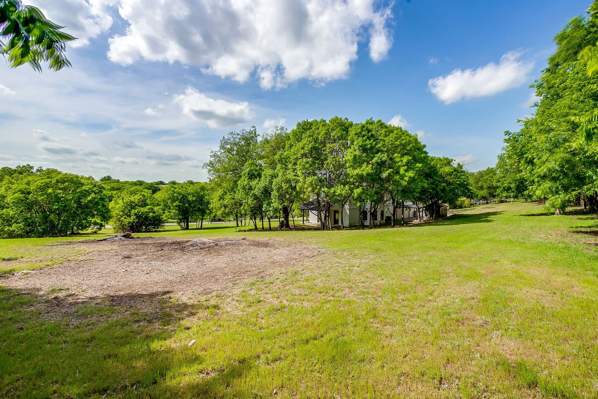 Single Family Residence For Sale in Parker County , 116 Remuda Drive, Fort Worth, Texas 76108, 3 Bedroom, 3 Bathroom, 2 Garage spaces, 2,267 Sqft, built in 1982, Preowned, mls#21243295, Real Estate Agent in Fort Worth, Homes For Sale in Parker county, Homes For Sale in Fort Worth, Realtor in Fort Worth Texas, Real Estate Brokerage Independent Realty Texas, Luminita Cordes Realtor