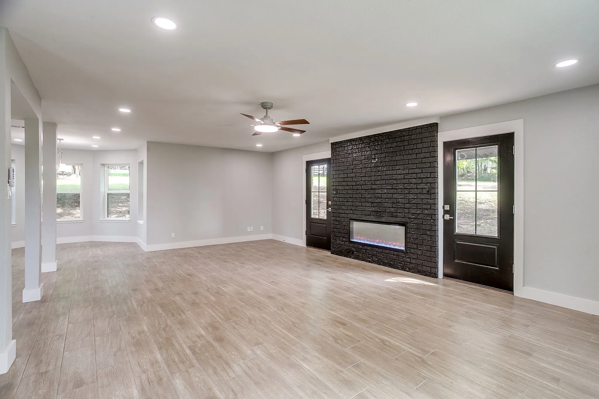 Single Family Residence For Sale in Parker County , 116 Remuda Drive, Fort Worth, Texas 76108, 3 Bedroom, 3 Bathroom, 2 Garage spaces, 2,267 Sqft, built in 1982, Preowned, mls#21243295, Real Estate Agent in Fort Worth, Homes For Sale in Parker county, Homes For Sale in Fort Worth, Realtor in Fort Worth Texas, Real Estate Brokerage Independent Realty Texas, Luminita Cordes Realtor