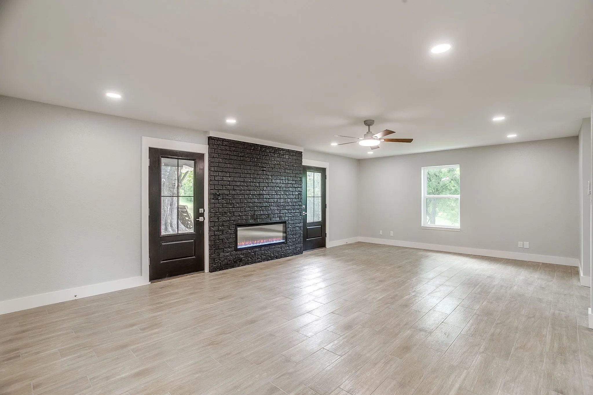 Single Family Residence For Sale in Parker County , 116 Remuda Drive, Fort Worth, Texas 76108, 3 Bedroom, 3 Bathroom, 2 Garage spaces, 2,267 Sqft, built in 1982, Preowned, mls#21243295, Real Estate Agent in Fort Worth, Homes For Sale in Parker county, Homes For Sale in Fort Worth, Realtor in Fort Worth Texas, Real Estate Brokerage Independent Realty Texas, Luminita Cordes Realtor