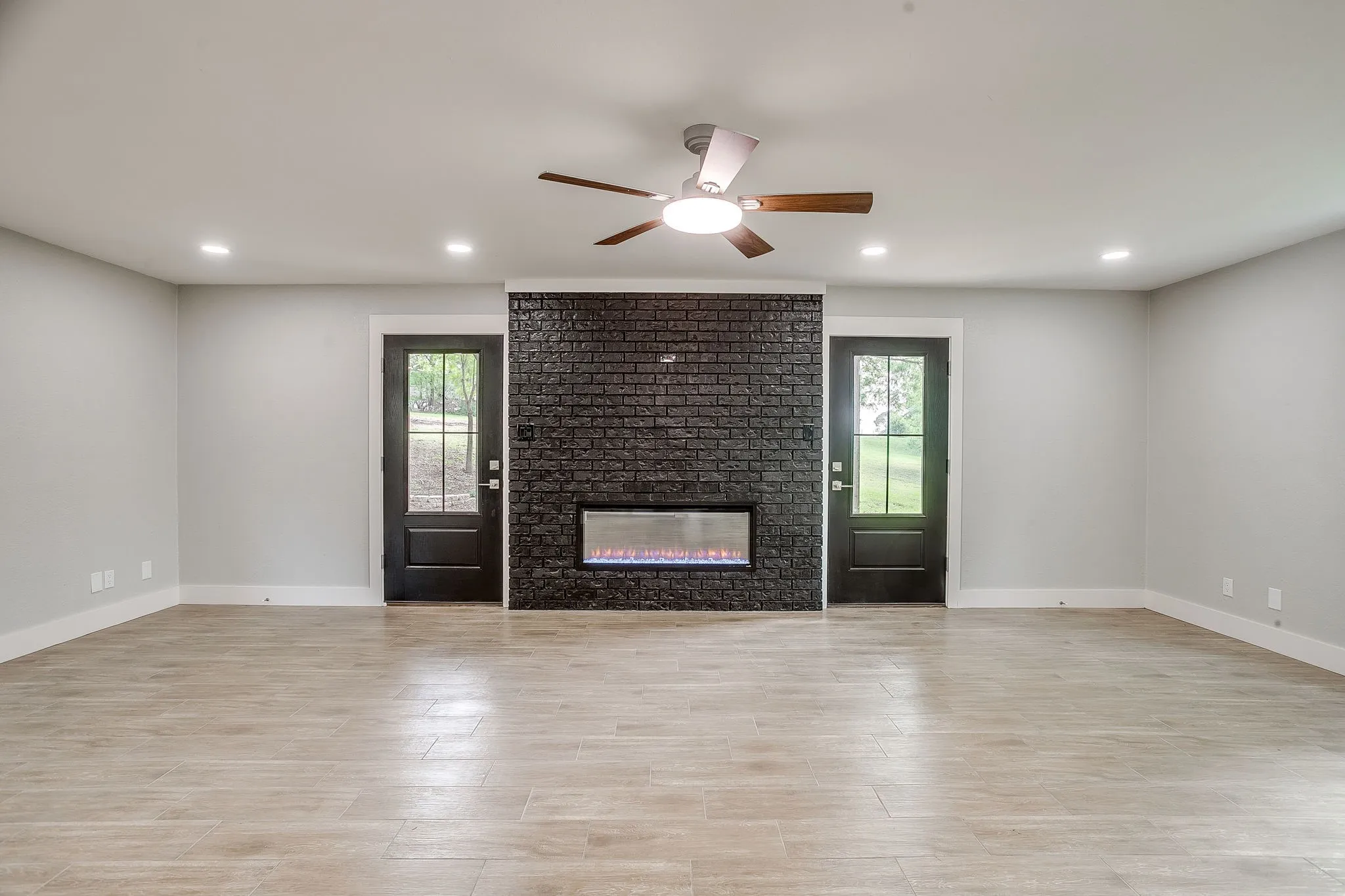 Single Family Residence For Sale in Parker County , 116 Remuda Drive, Fort Worth, Texas 76108, 3 Bedroom, 3 Bathroom, 2 Garage spaces, 2,267 Sqft, built in 1982, Preowned, mls#21243295, Real Estate Agent in Fort Worth, Homes For Sale in Parker county, Homes For Sale in Fort Worth, Realtor in Fort Worth Texas, Real Estate Brokerage Independent Realty Texas, Luminita Cordes Realtor